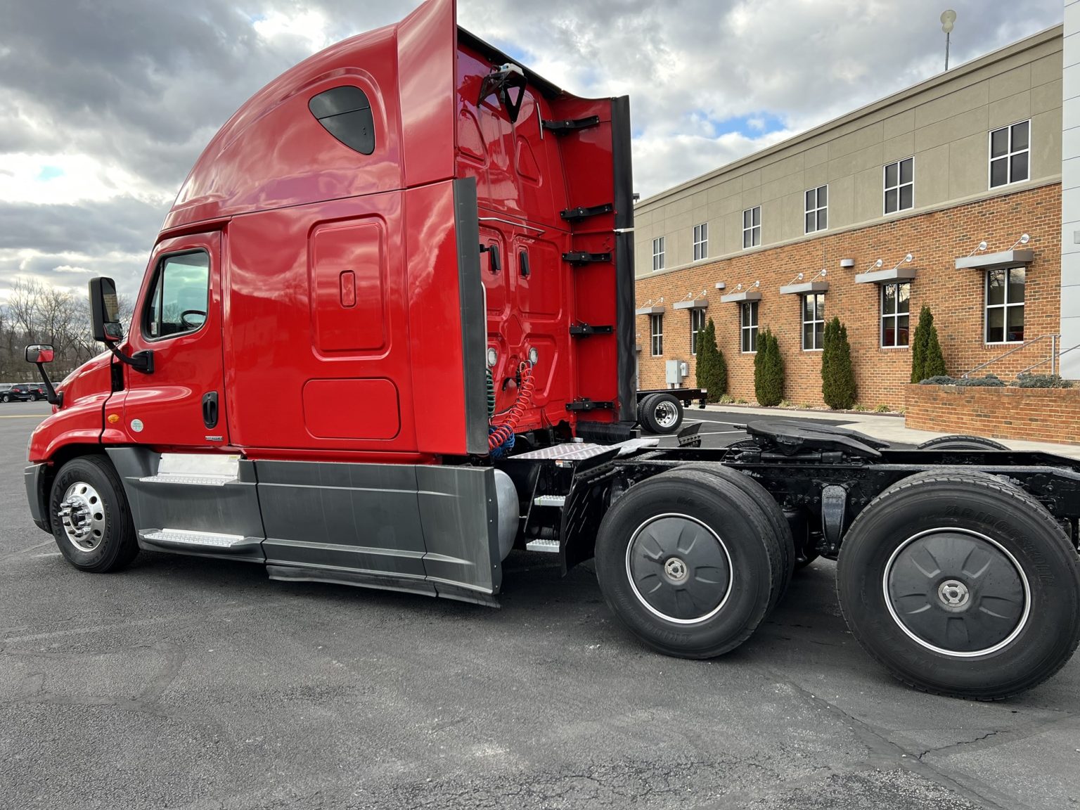 2018 Freightliner Cascadia 125 - Excel Truck Group