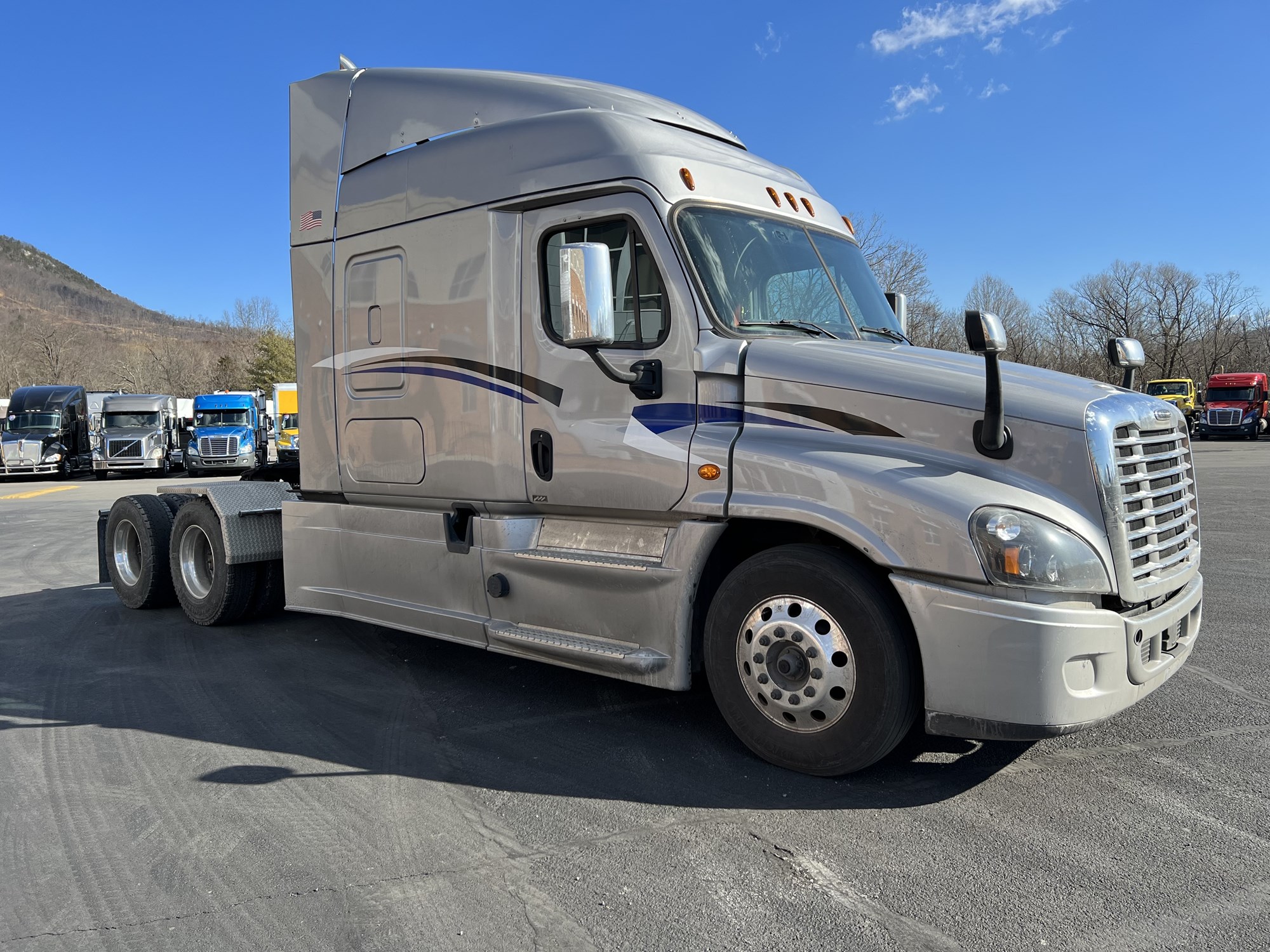 2019 Freightliner Cascadia 125 - Excel Truck Group