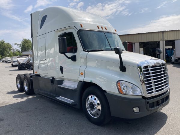 2017 Freightliner Cascadia 125 - Excel Truck Group