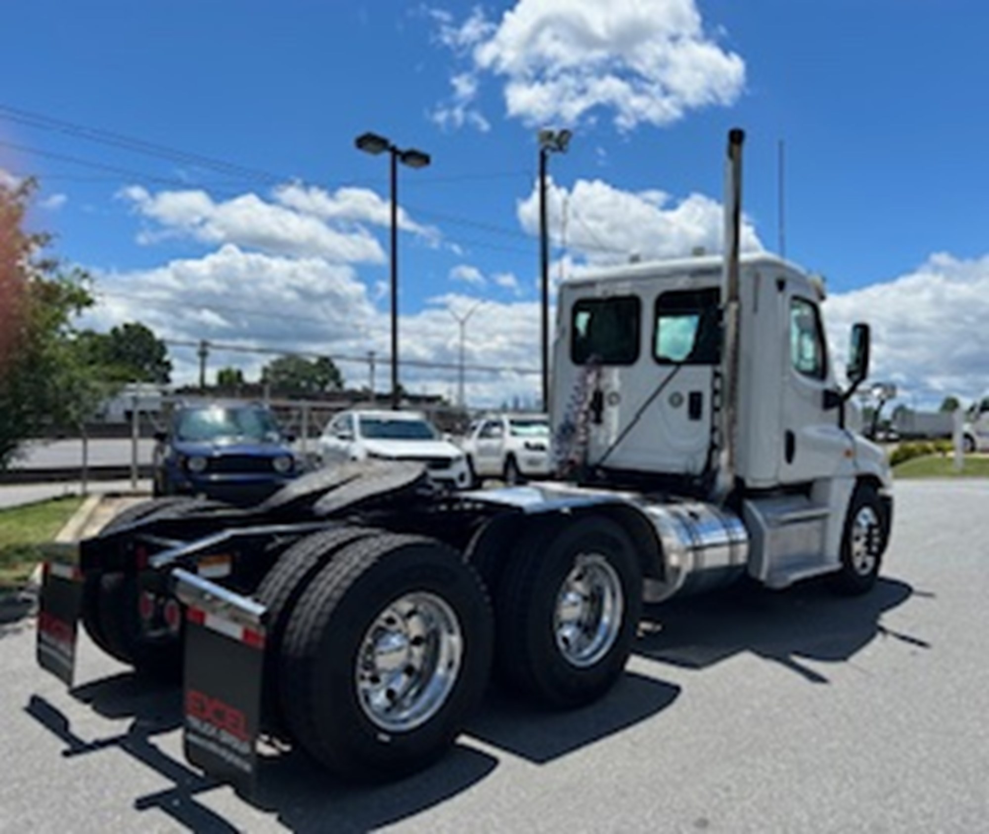 2013 FREIGHTLINER CASCADIA 125 - image 5 of 6