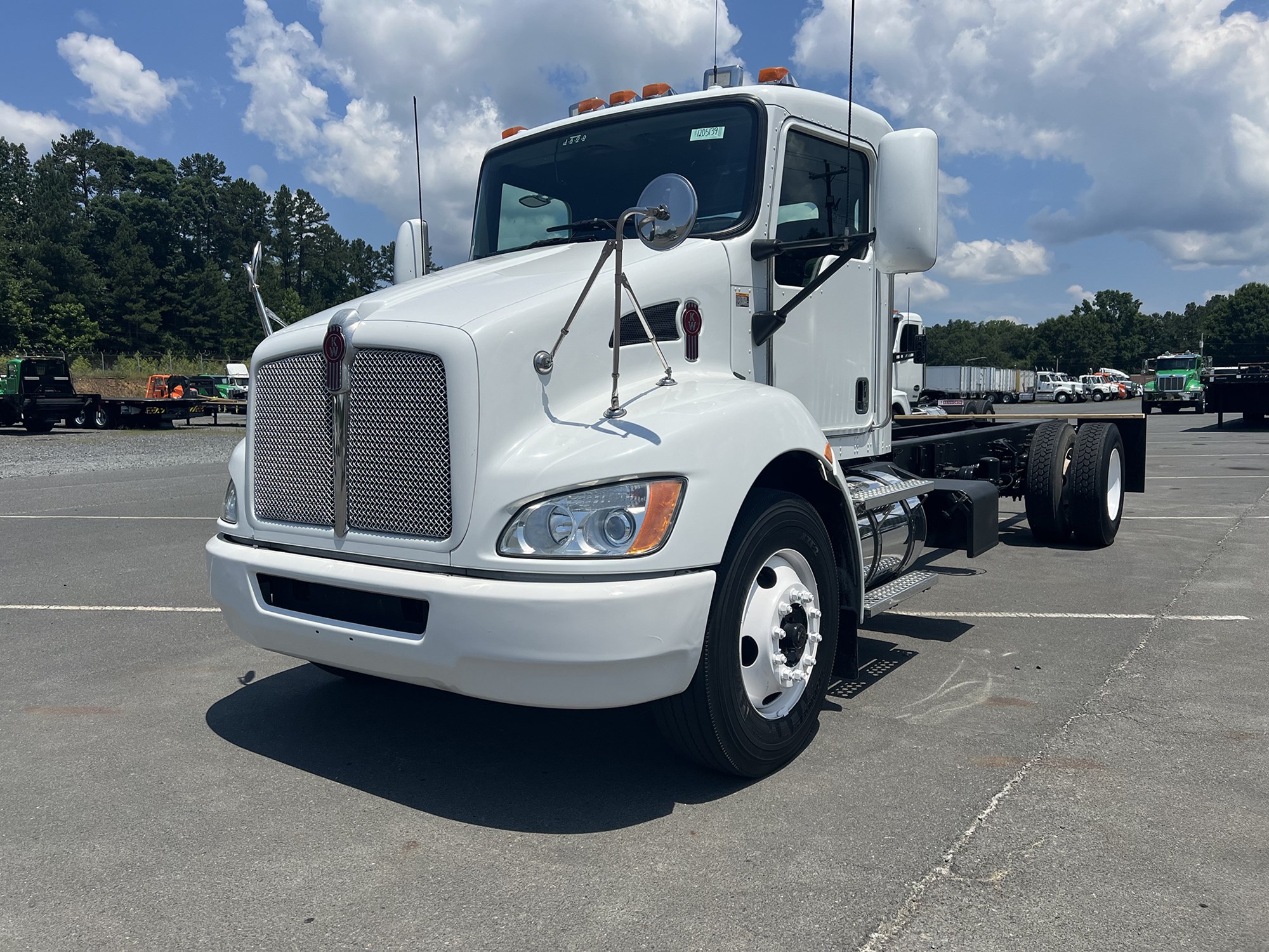 2012 Kenworth T370 - image 1 of 6