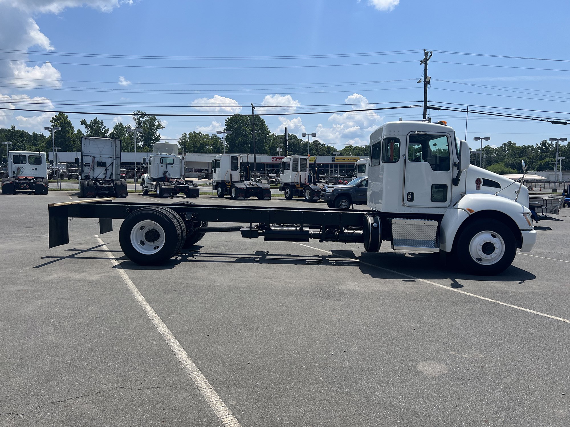 2012 Kenworth T370 - image 5 of 6