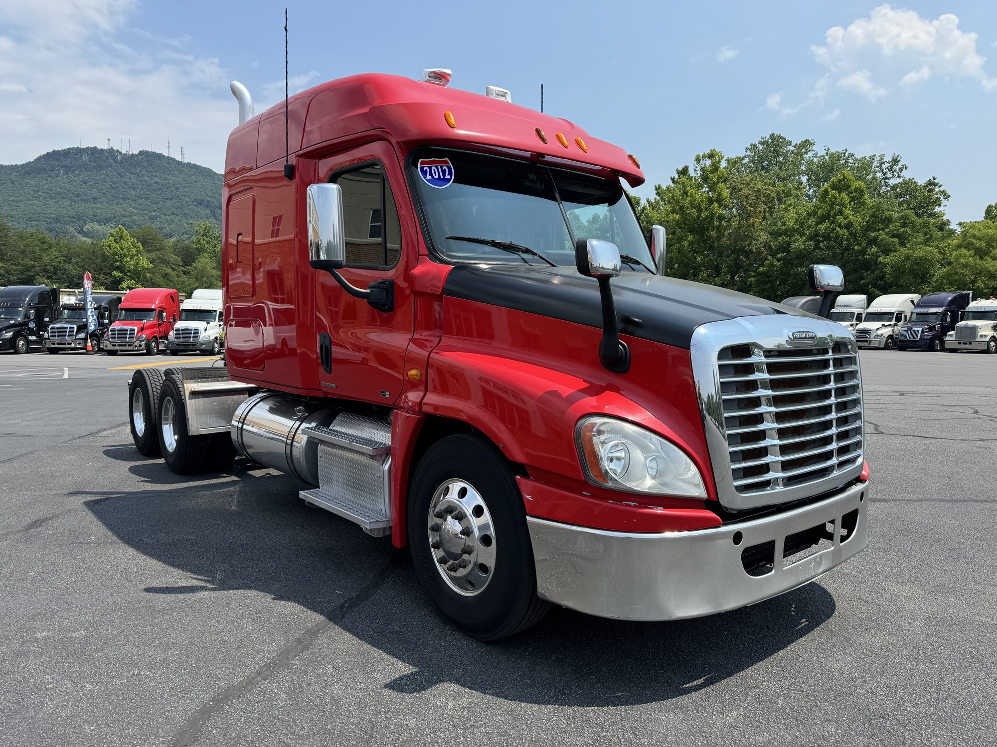 2012 Freightliner CA125 Cascadia - image 5 of 6