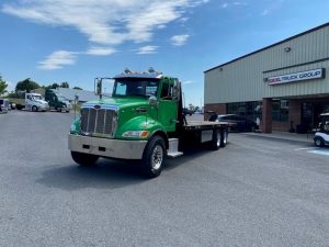 2017 Peterbilt 348 1718717335358