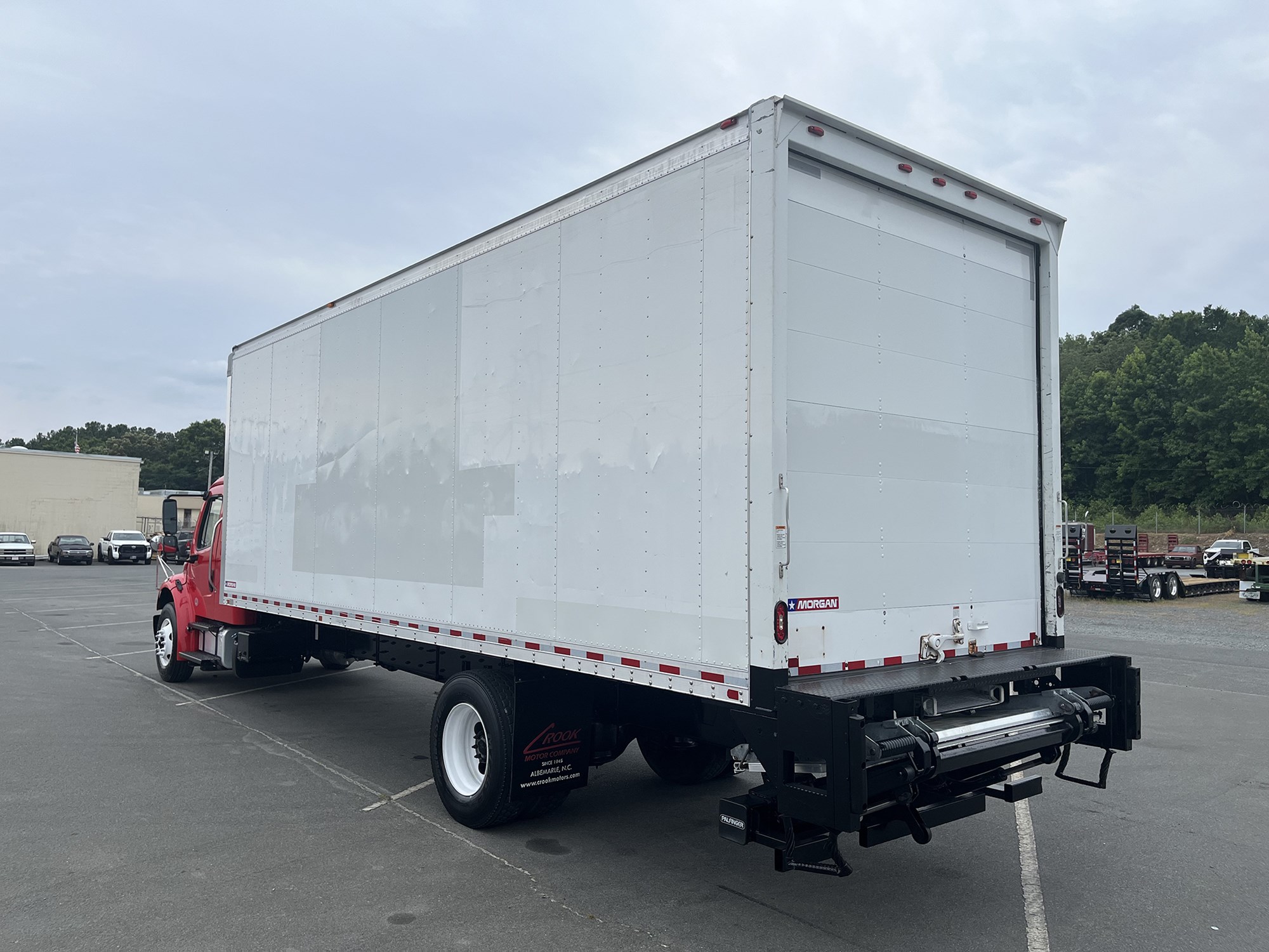 2018 Freightliner M2 - image 4 of 6