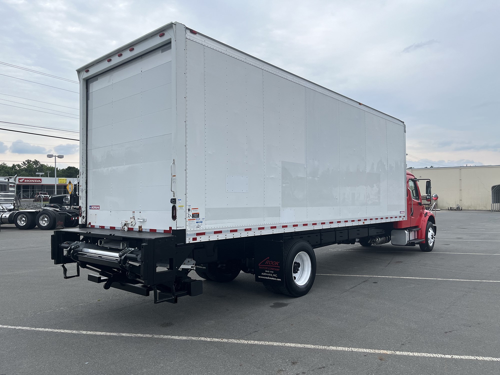 2018 Freightliner M2 - image 6 of 6