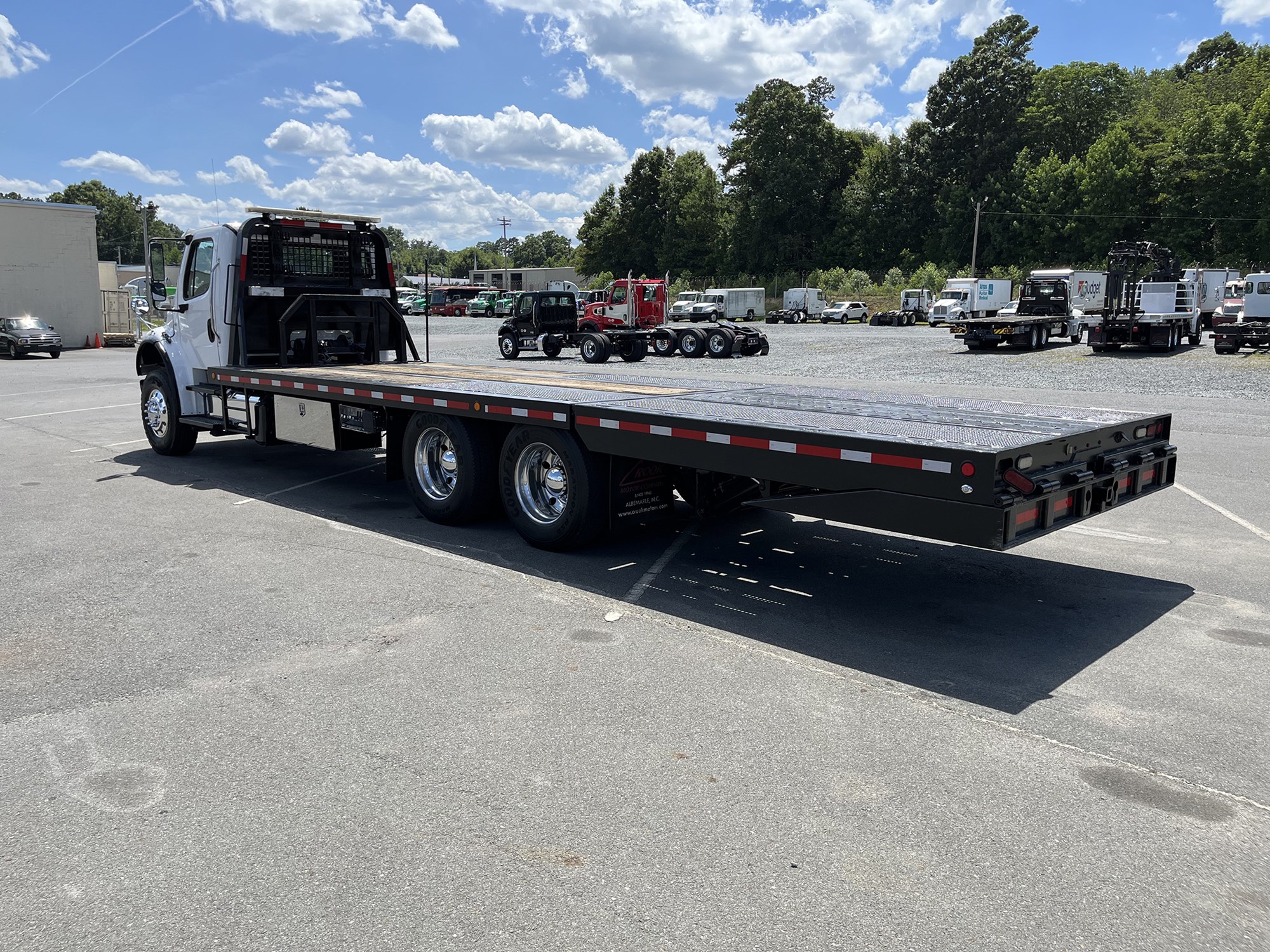 2014 FREIGHTLINER M2 - image 3 of 6