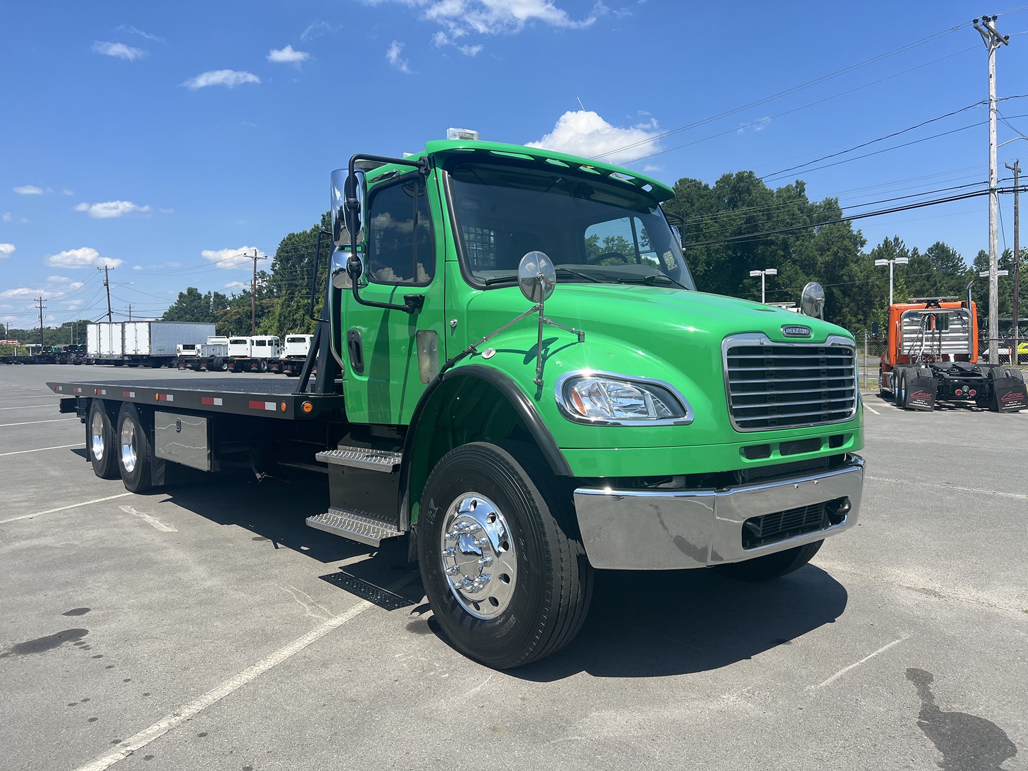 2017 FREIGHTLINER M2 - image 3 of 6