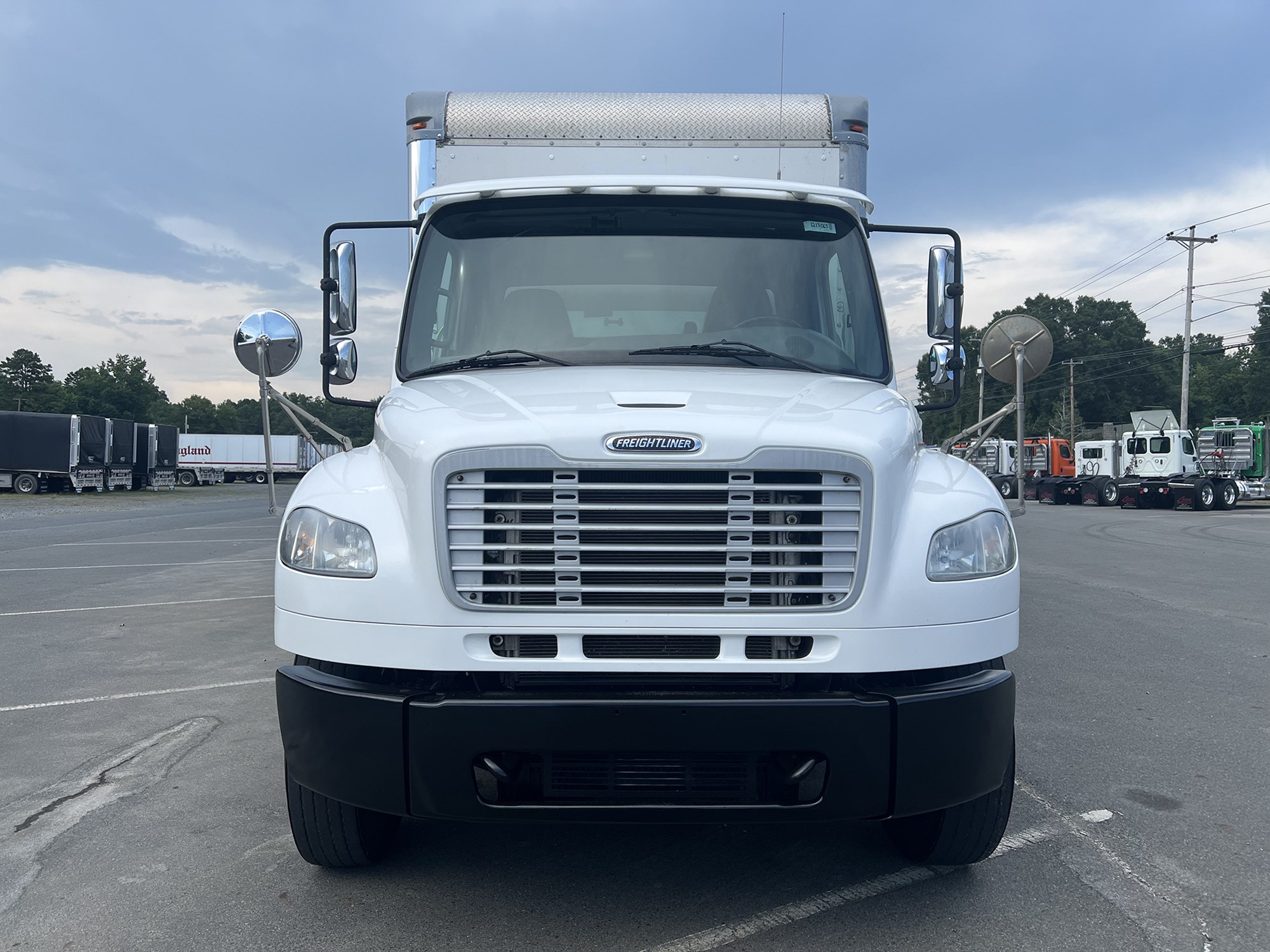 2016 Freightliner M2 - image 2 of 6