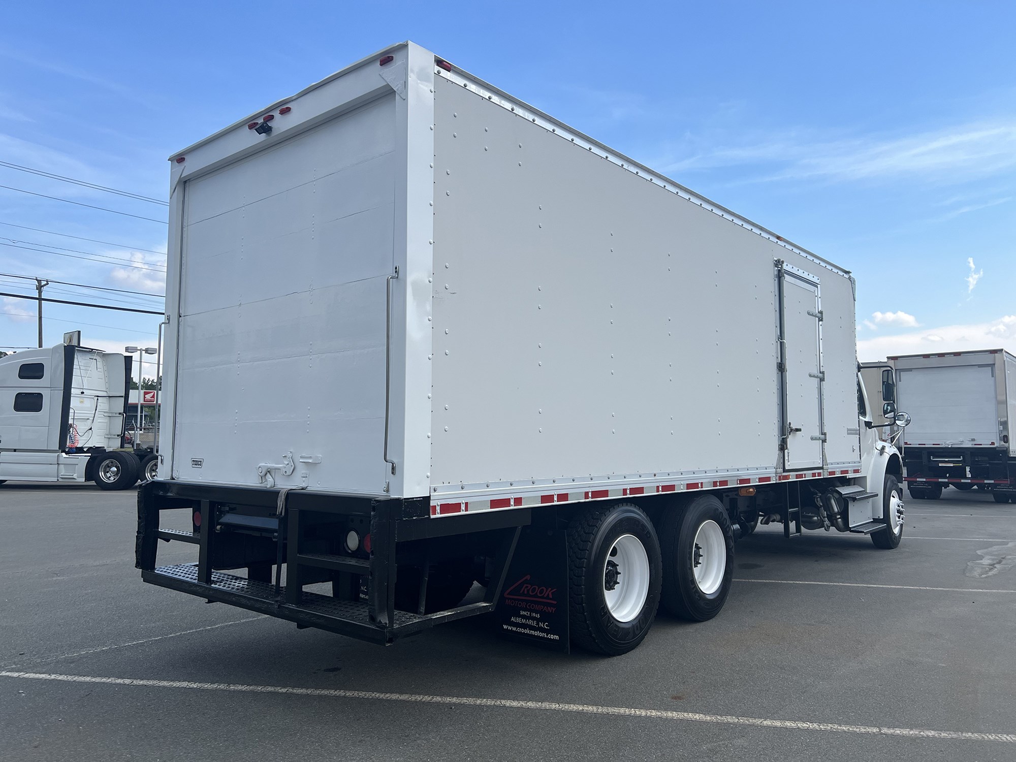 2016 Freightliner M2 - image 5 of 6