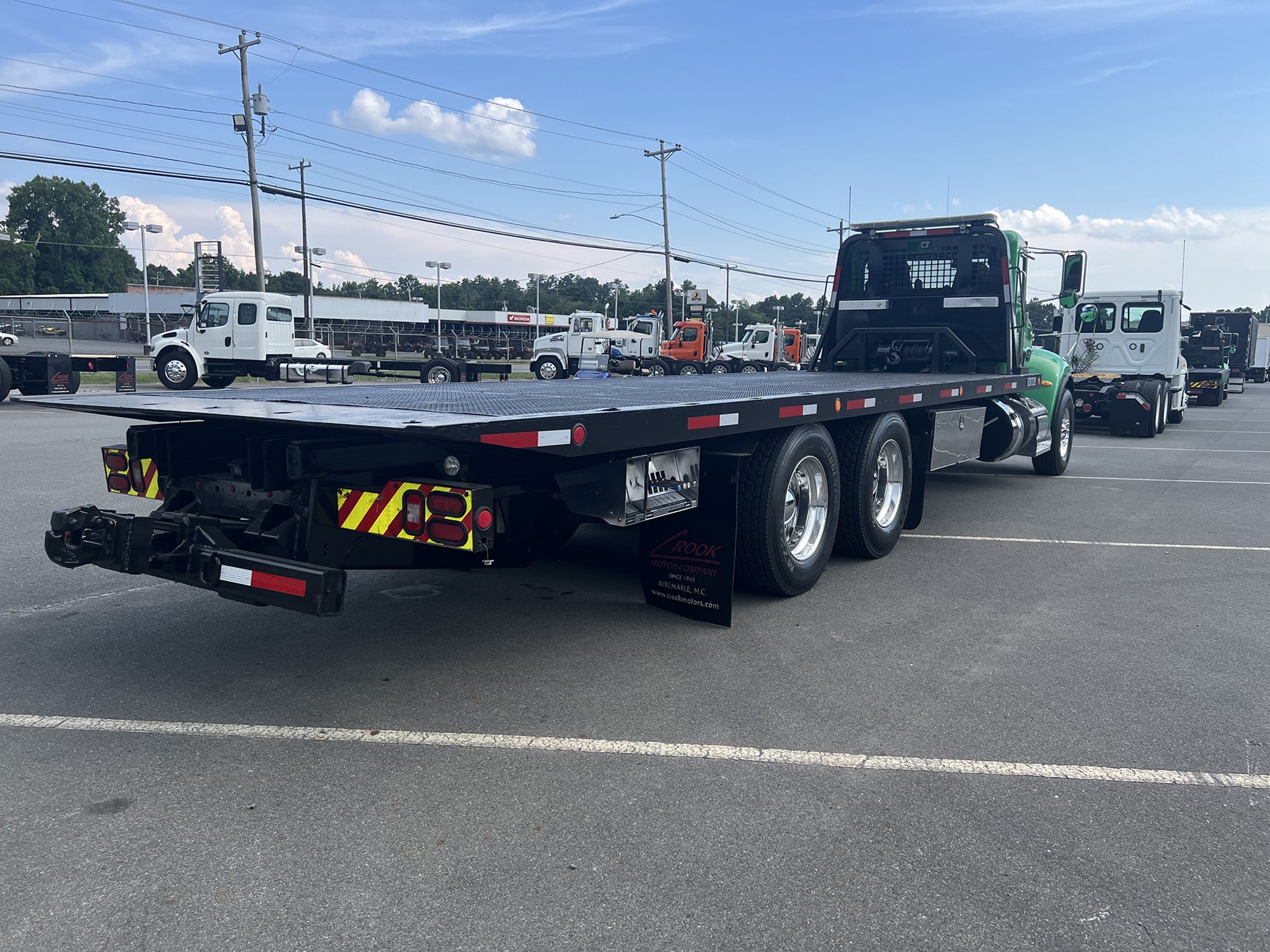 2016 Peterbilt 348 - image 6 of 6