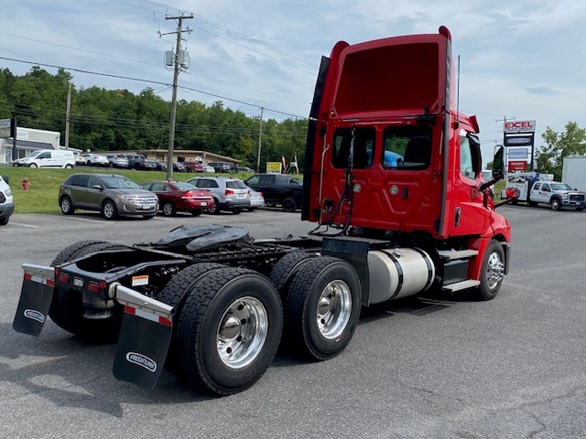 2020 FREIGHTLINER CASCADIA 126 - image 5 of 6