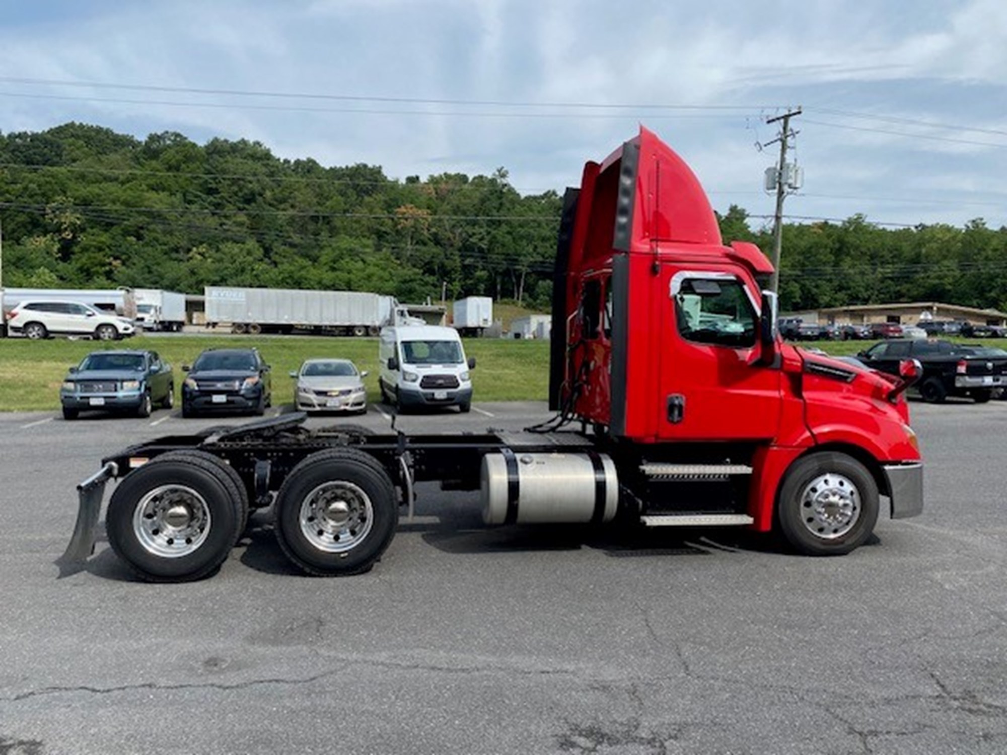 2020 FREIGHTLINER CASCADIA 126 - image 6 of 6