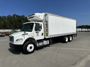 2016 Freightliner M2106 1724178808478