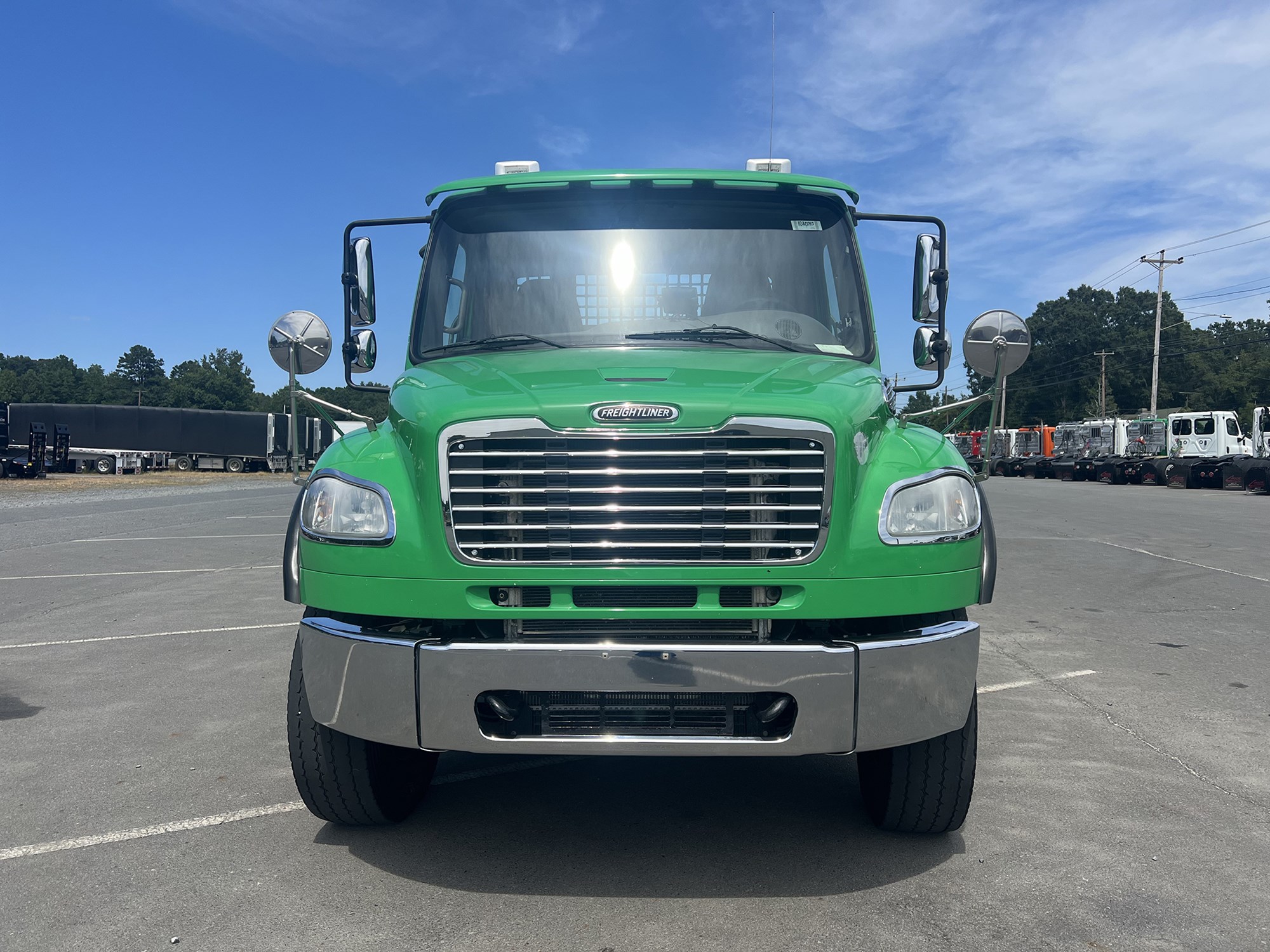 2017 FREIGHTLINER M2 - image 2 of 6