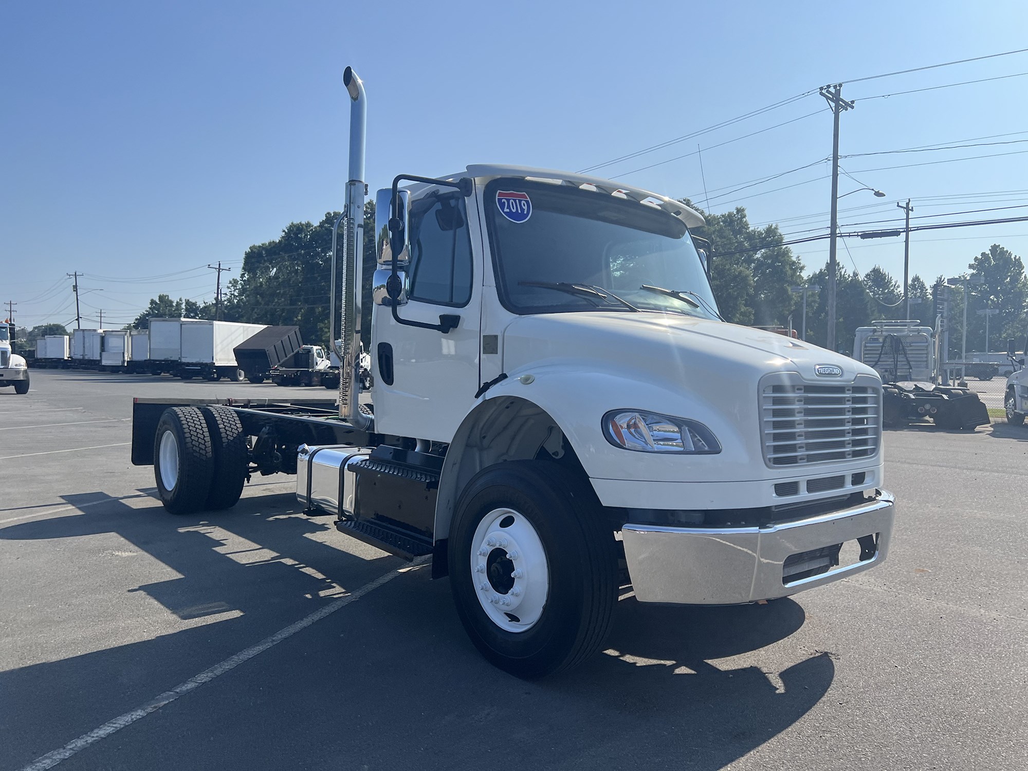 2019 Freightliner M2106 - image 3 of 6