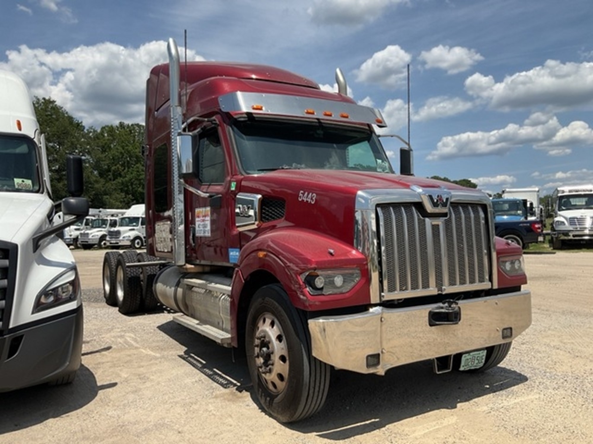 2022 Western Star 49X - image 2 of 6