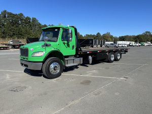 2016 Freightliner M2 106 1729178903593