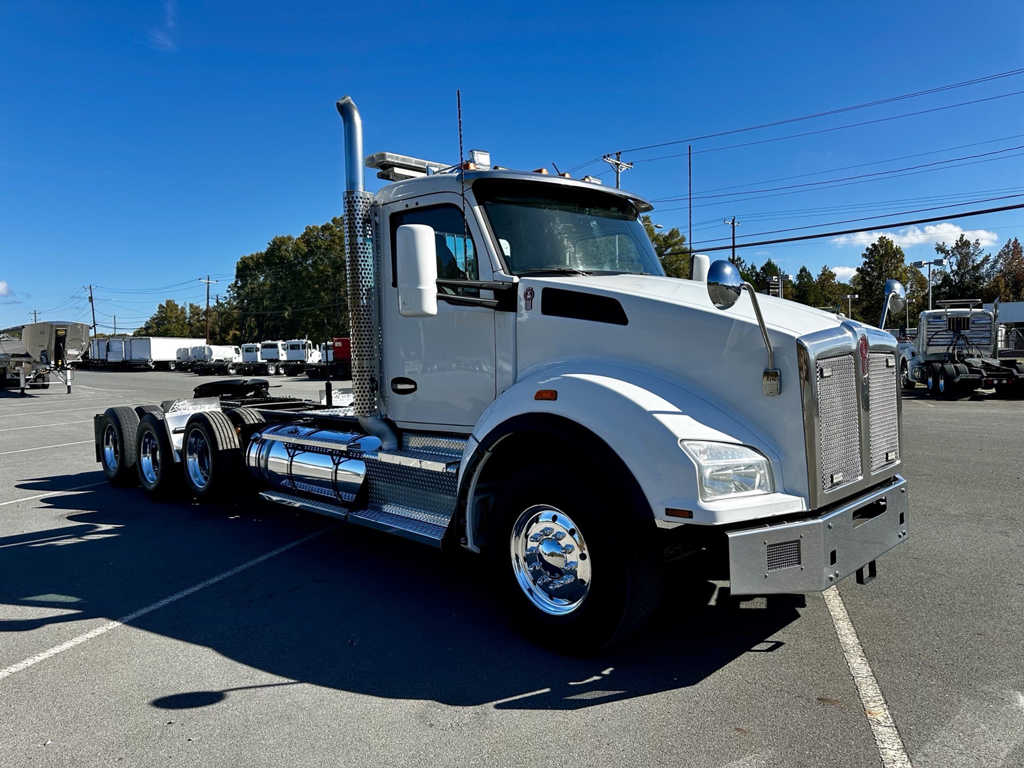 2017 Kenworth T880 - image 2 of 6