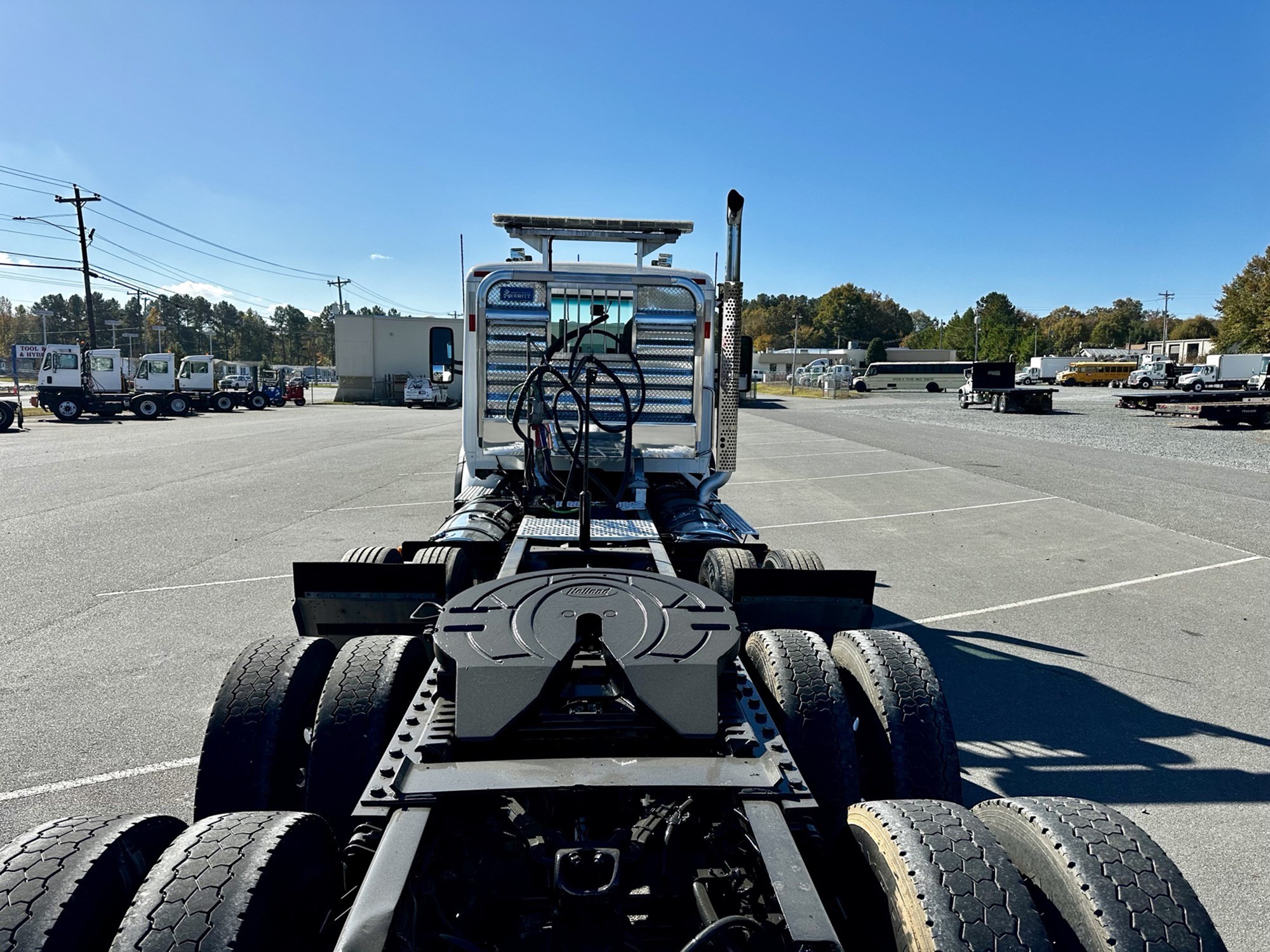 2017 Kenworth T880 - image 4 of 6