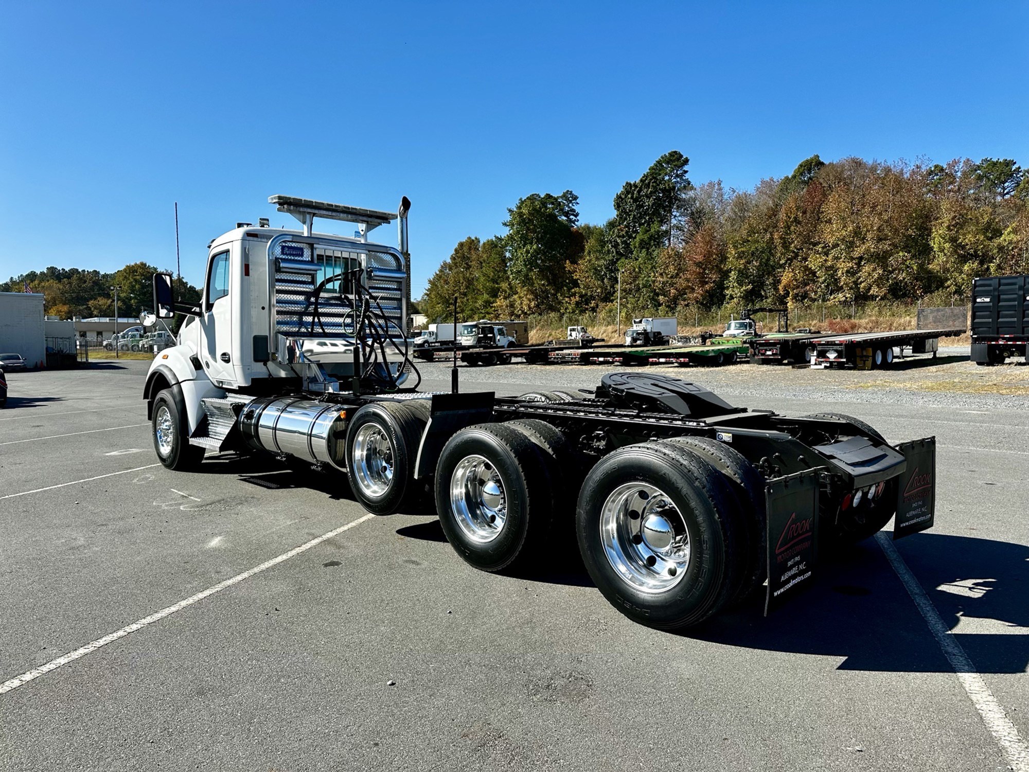 2017 Kenworth T880 - image 5 of 6