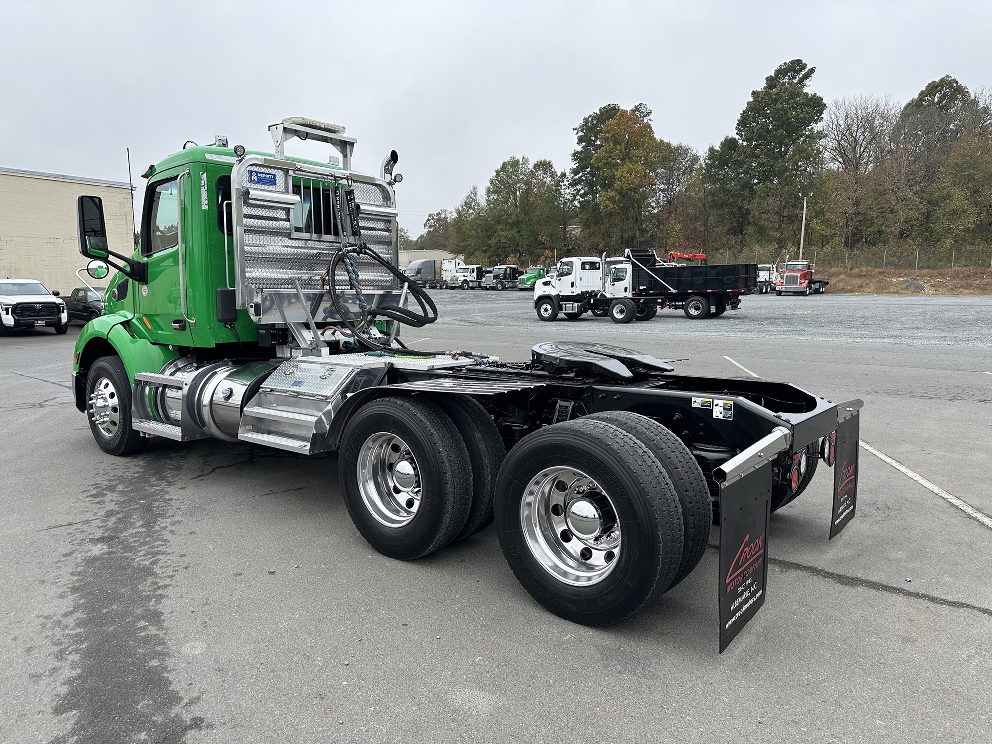 2019 Peterbilt 579 - image 3 of 6