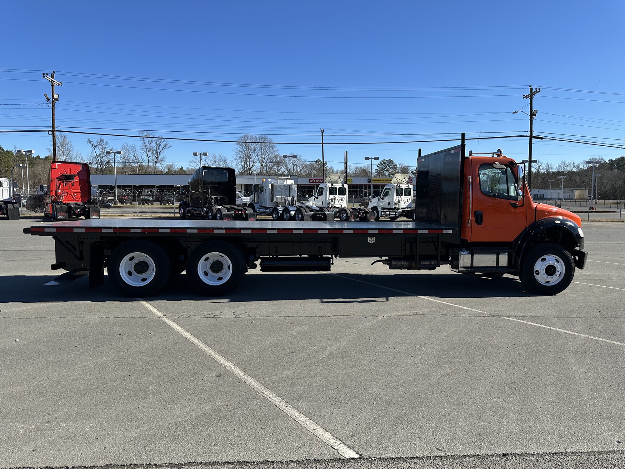 2018 Freightliner M2 - image 6 of 6