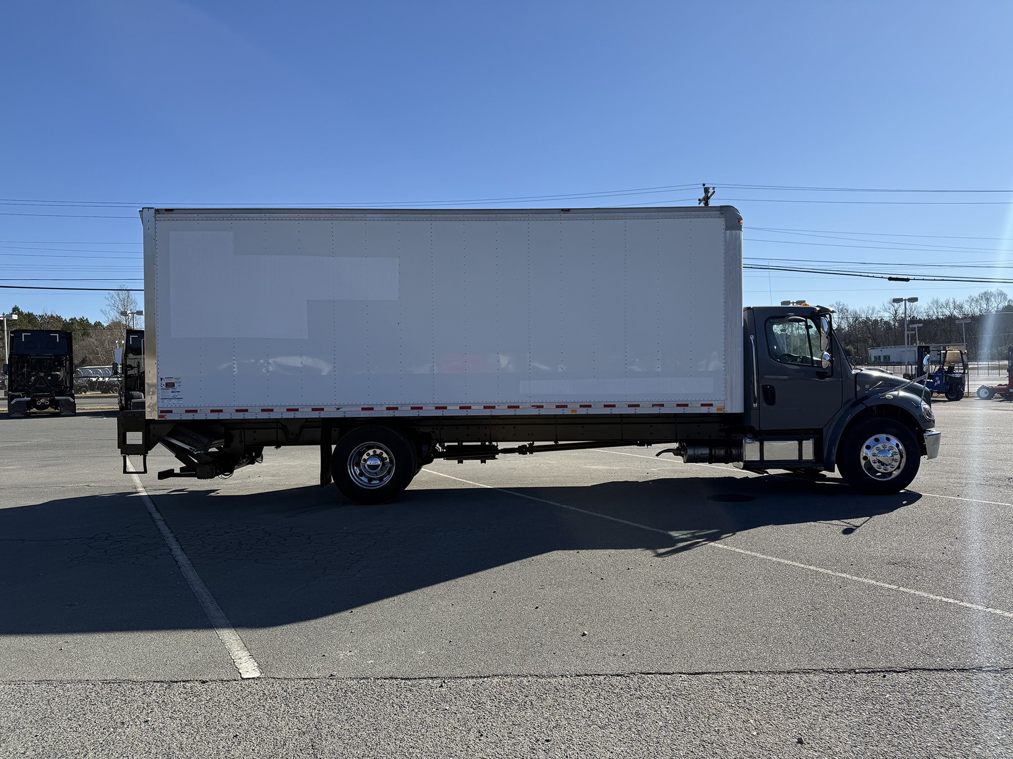 2019 Freightliner M2 - image 3 of 6