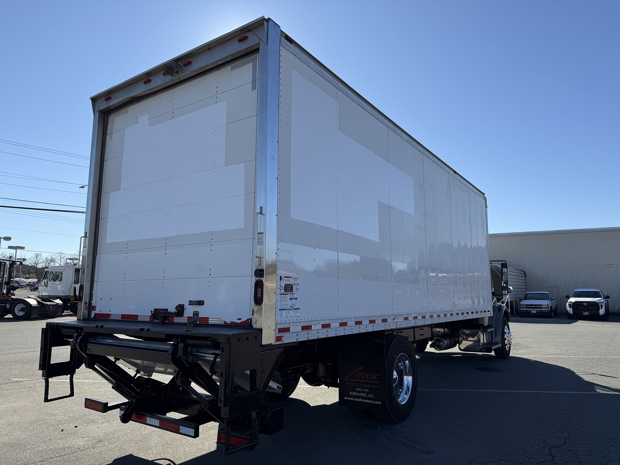 2019 Freightliner M2 - image 4 of 6