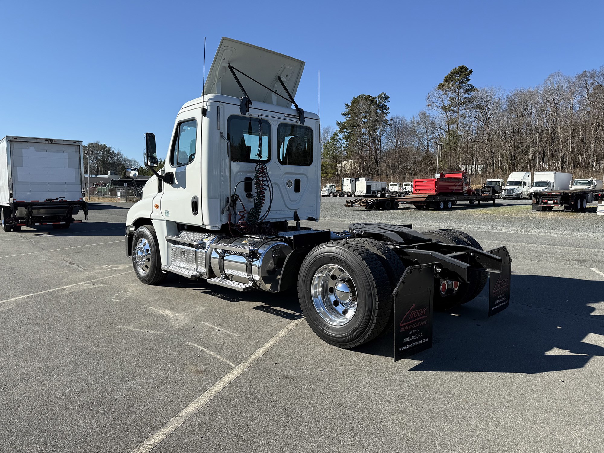 2016 Freightliner Cascadia 125 - image 6 of 6