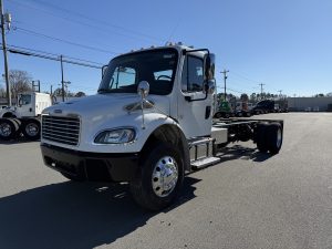 2017 Freightliner M2 1737145413310