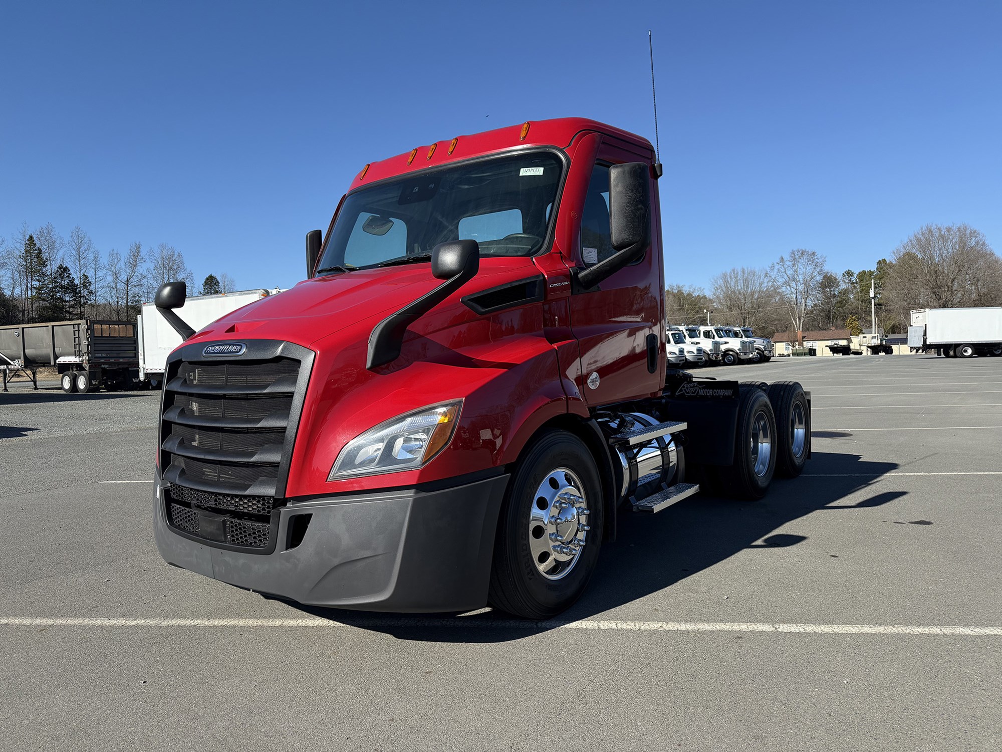 2021 Freightliner Cascadia 116 - image 1 of 6