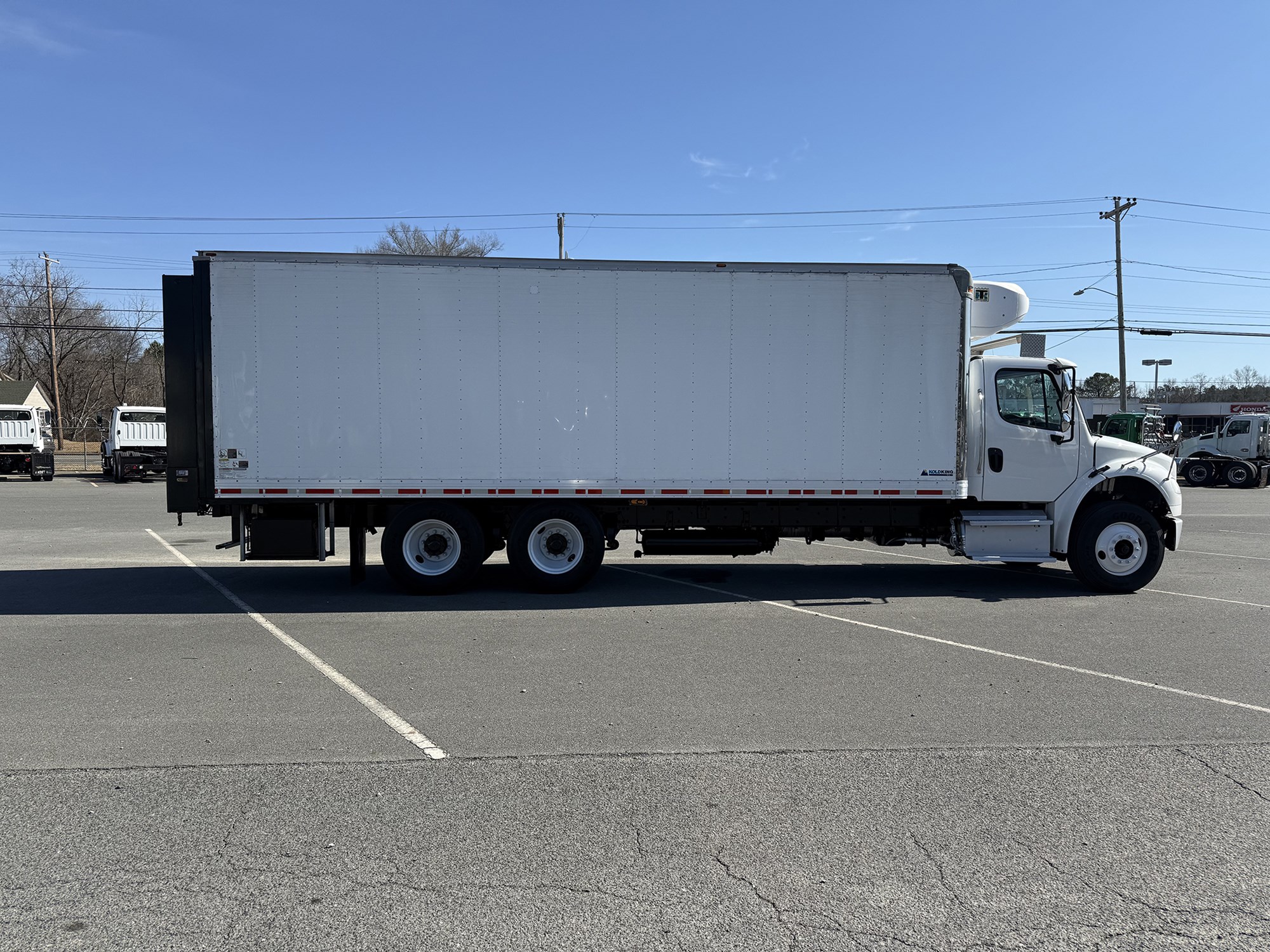 2016 Freightliner M2 - image 3 of 6