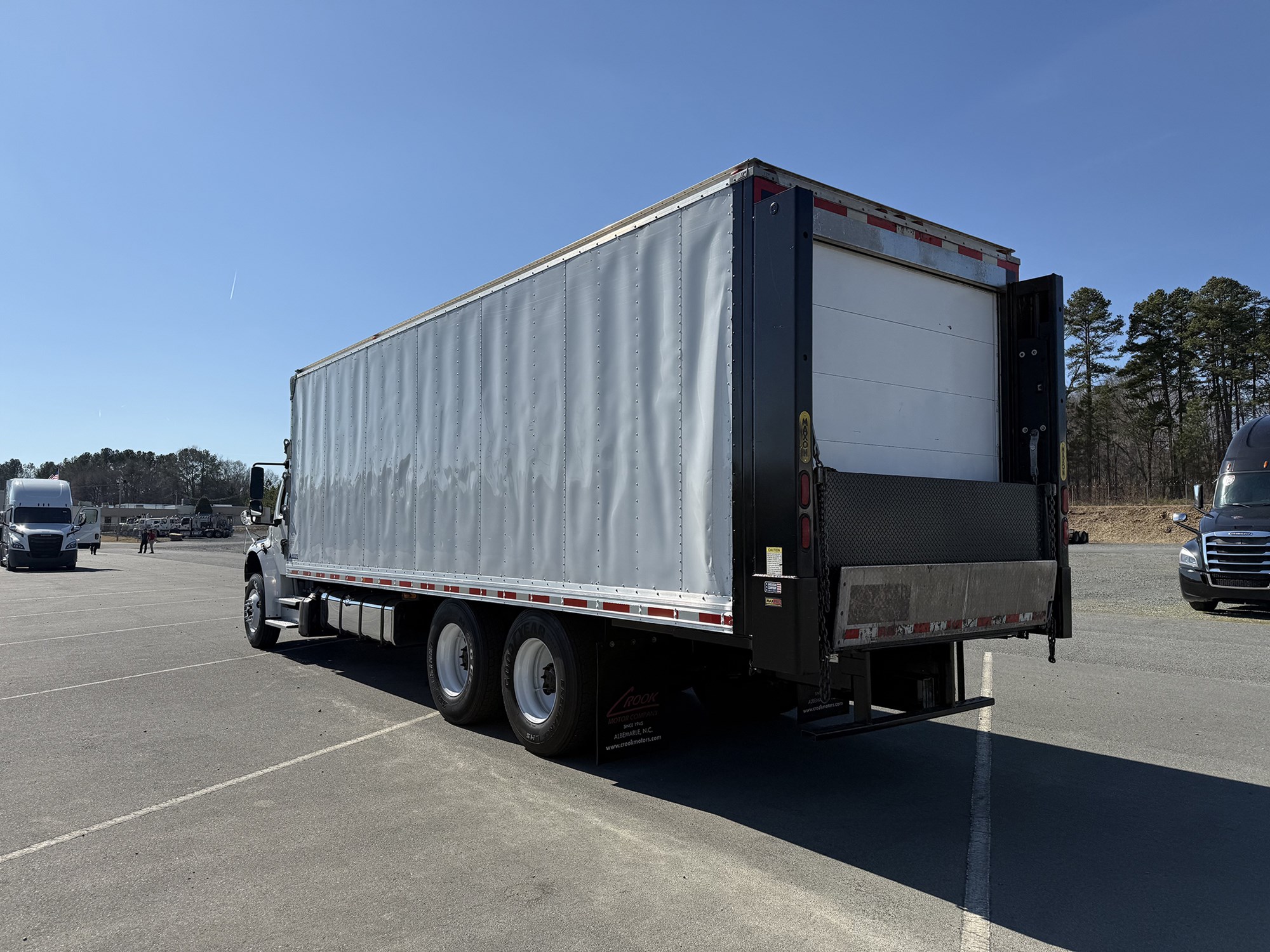 2016 Freightliner M2 - image 6 of 6