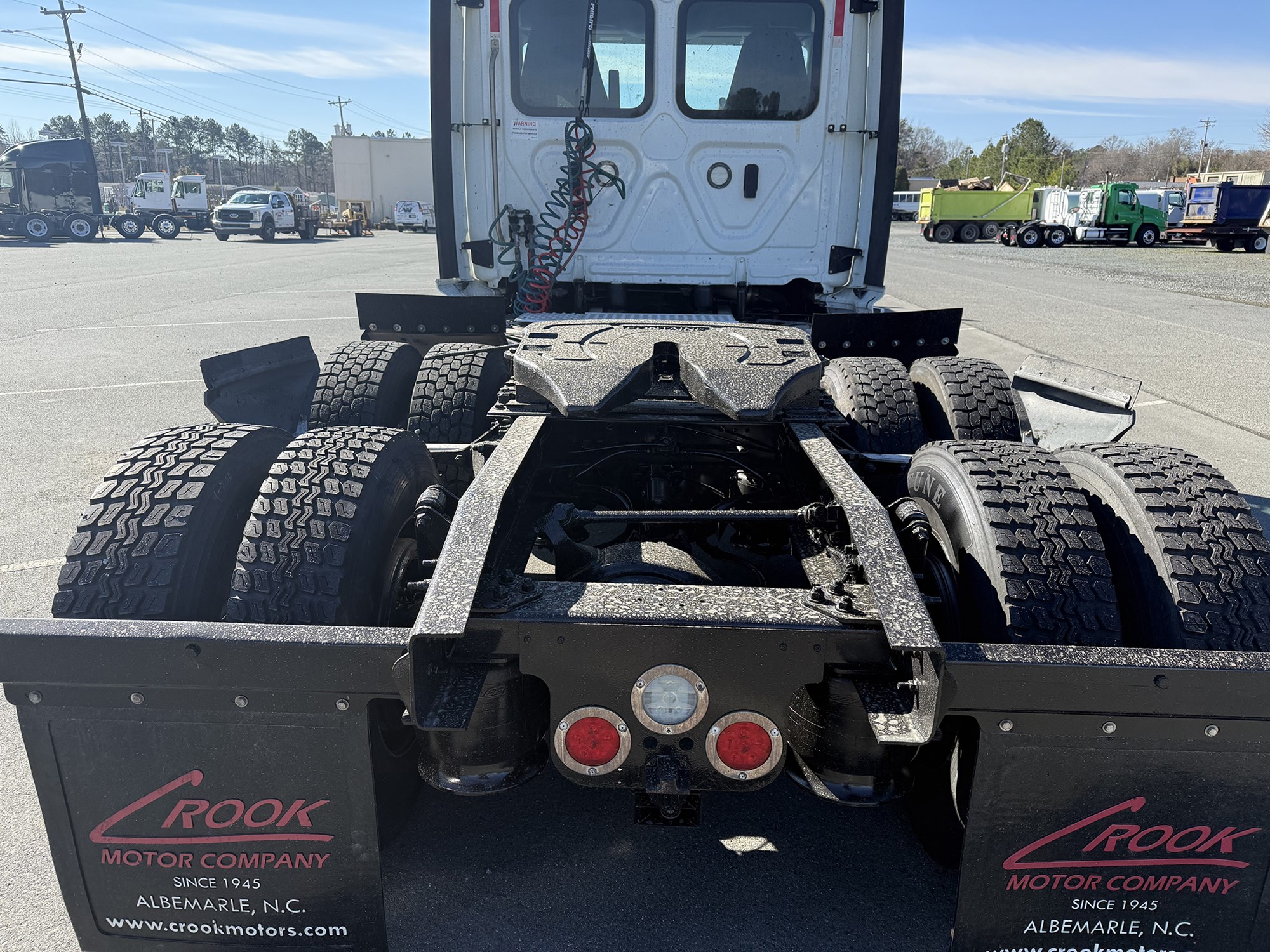 2019 Freightliner Cascadia 126 - image 5 of 6