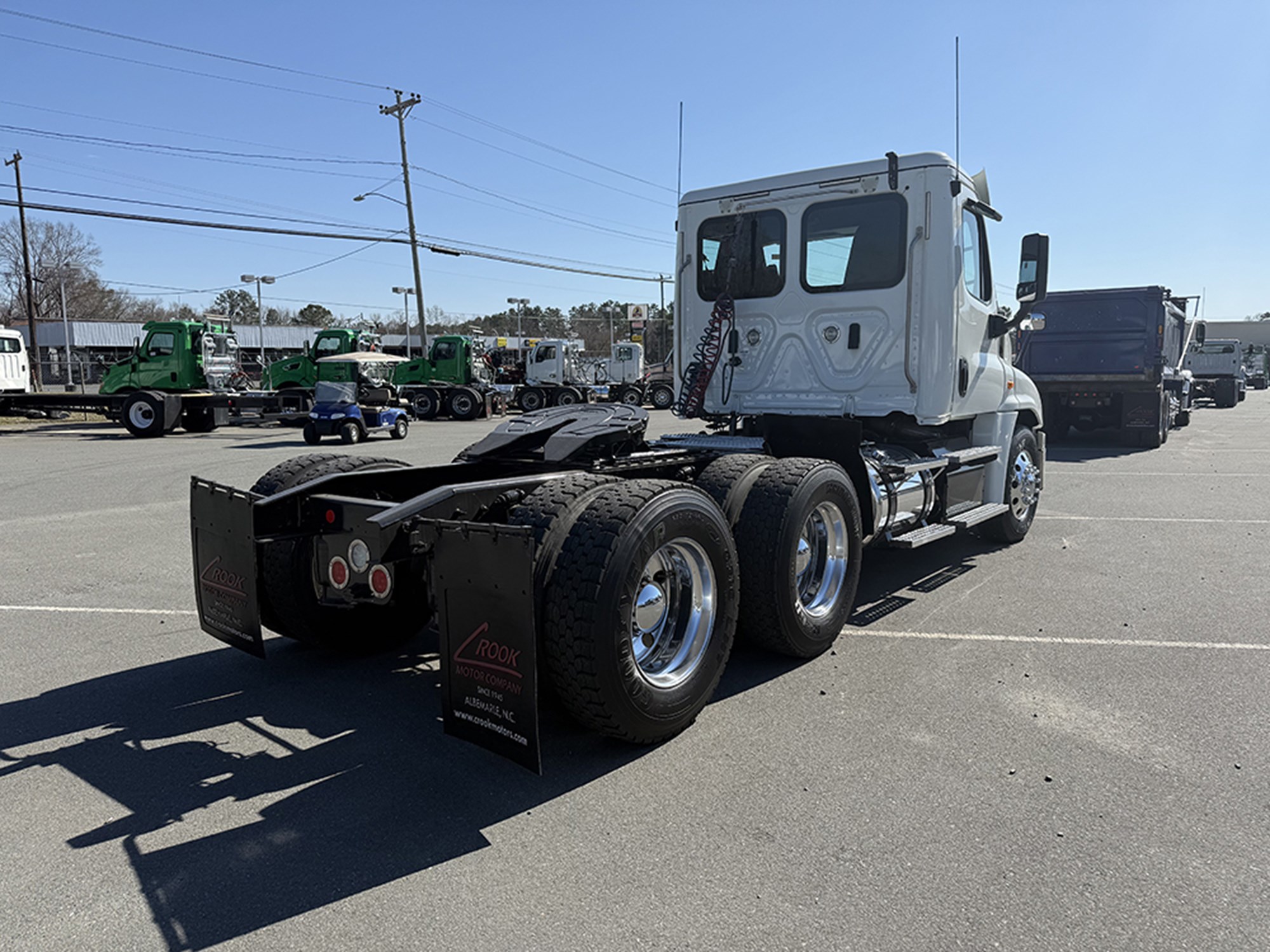 2018 Freightliner Cascadia 125 - image 4 of 6