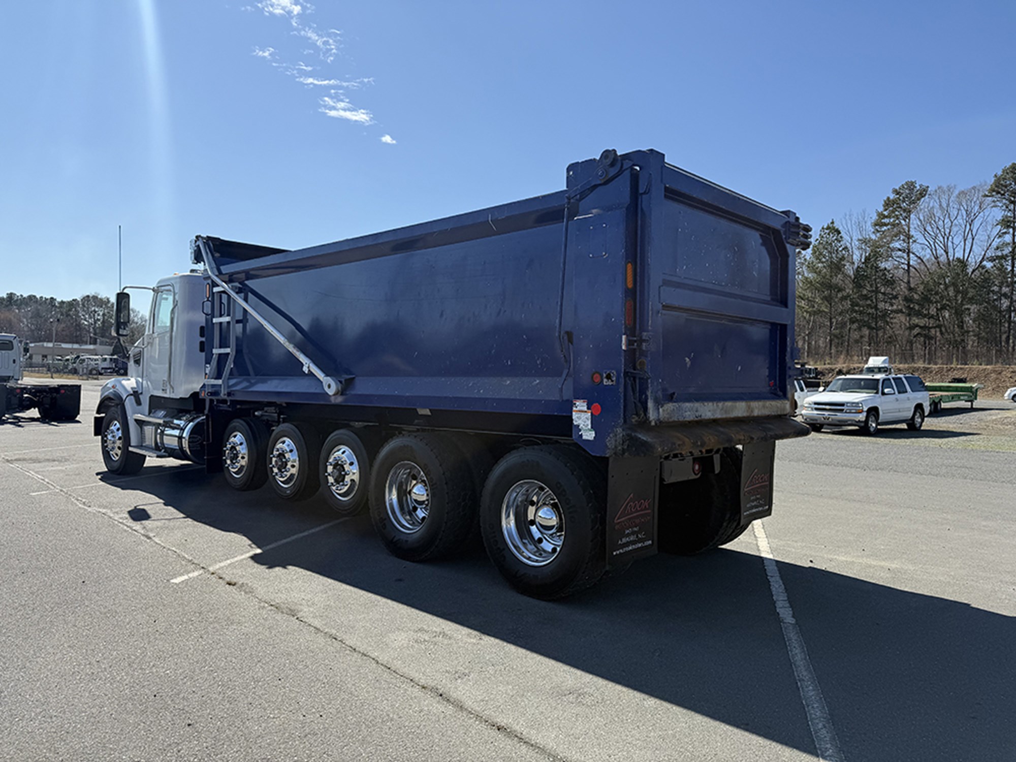 2023 Freightliner 122SD - image 6 of 6