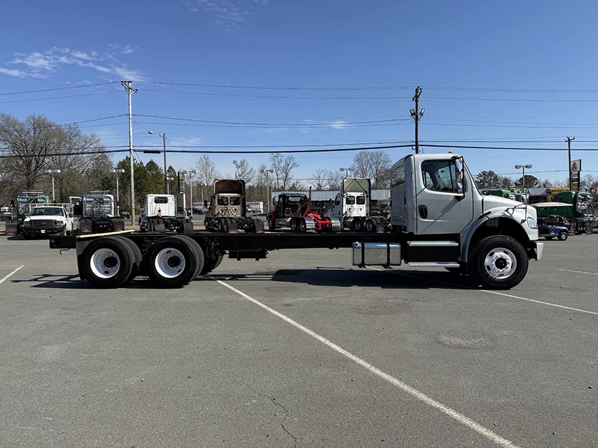 2016 Freightliner M2 - image 3 of 6