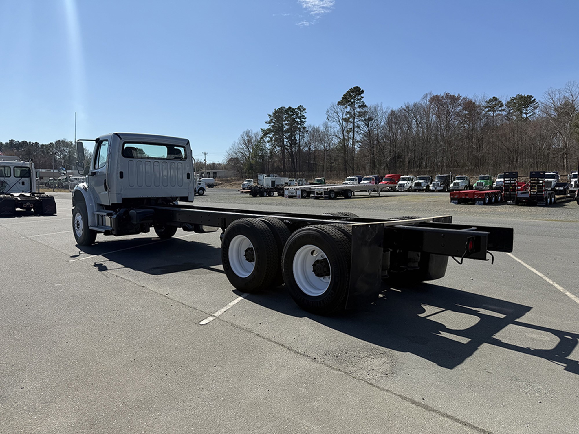 2016 Freightliner M2 - image 6 of 6