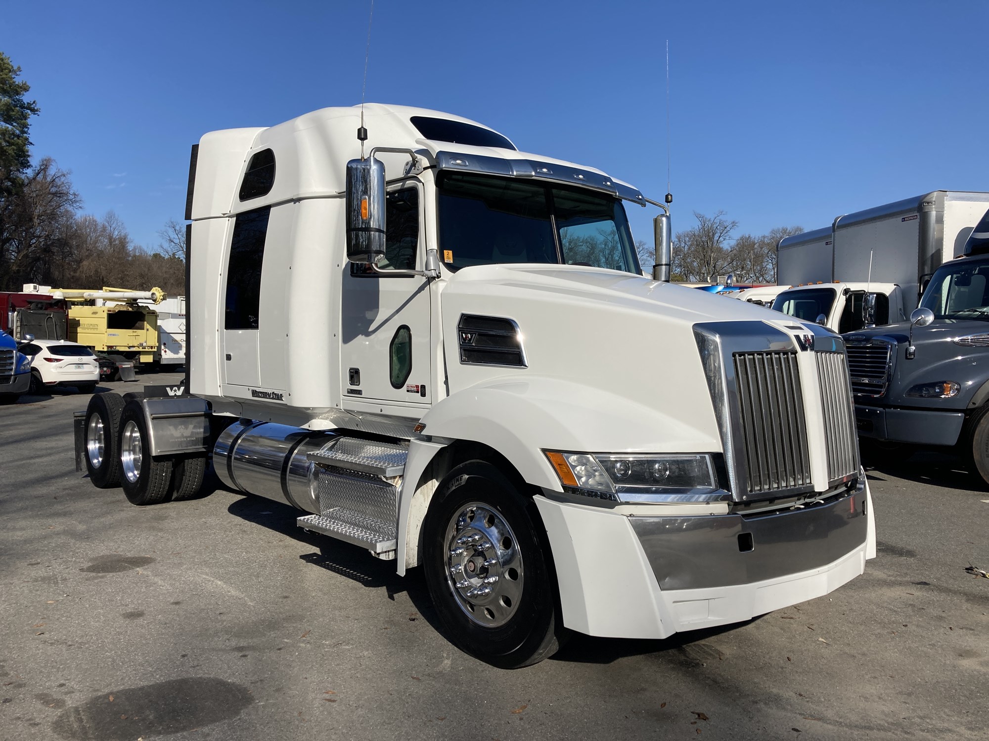 2020 Western Star Tr 5700 - image 2 of 5