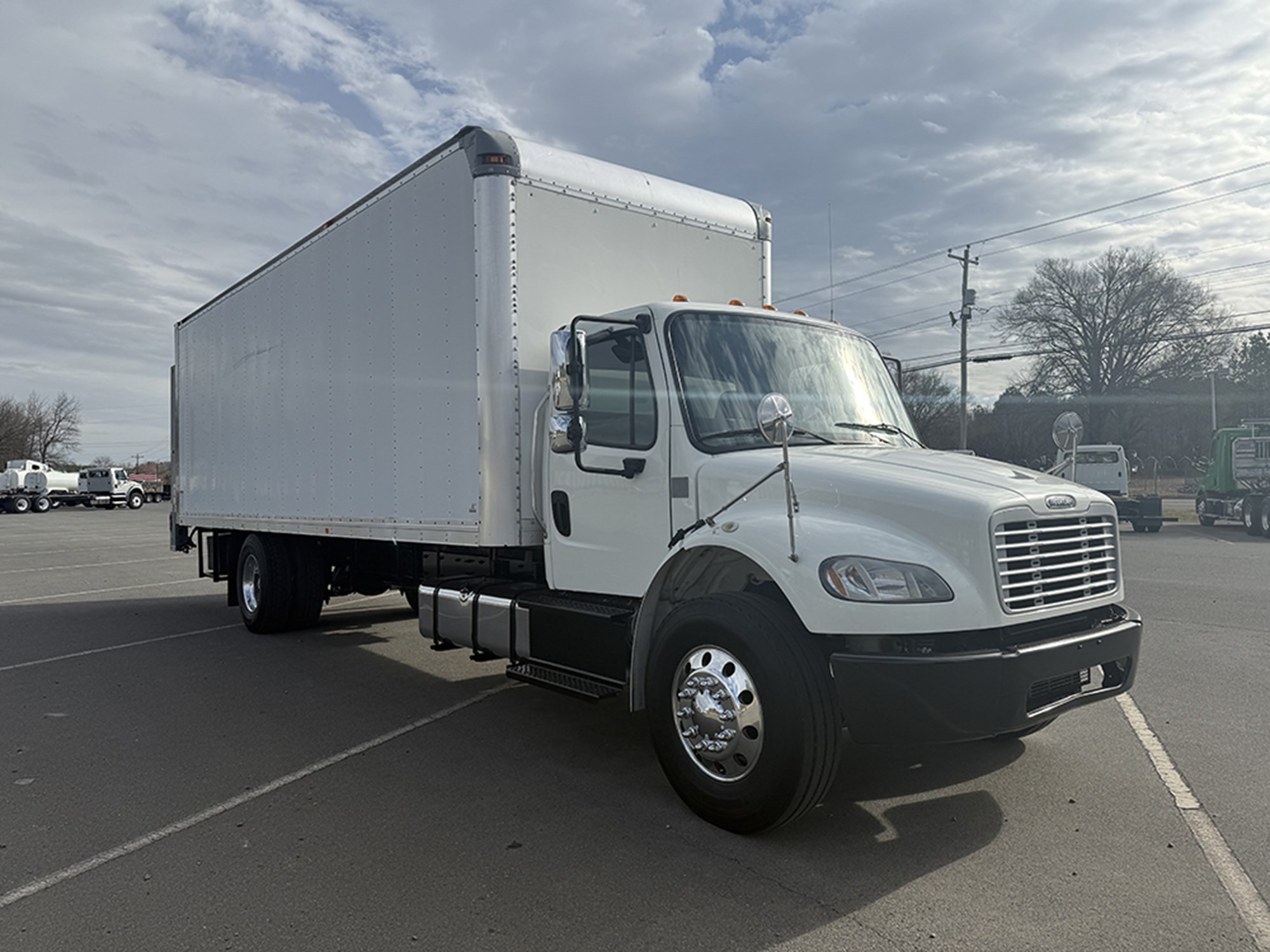 2017 Freightliner M2 - image 2 of 6