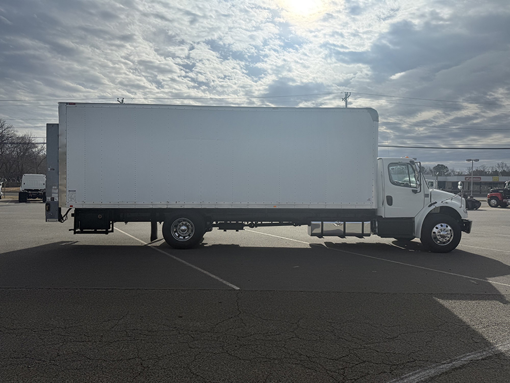 2017 Freightliner M2 - image 3 of 6