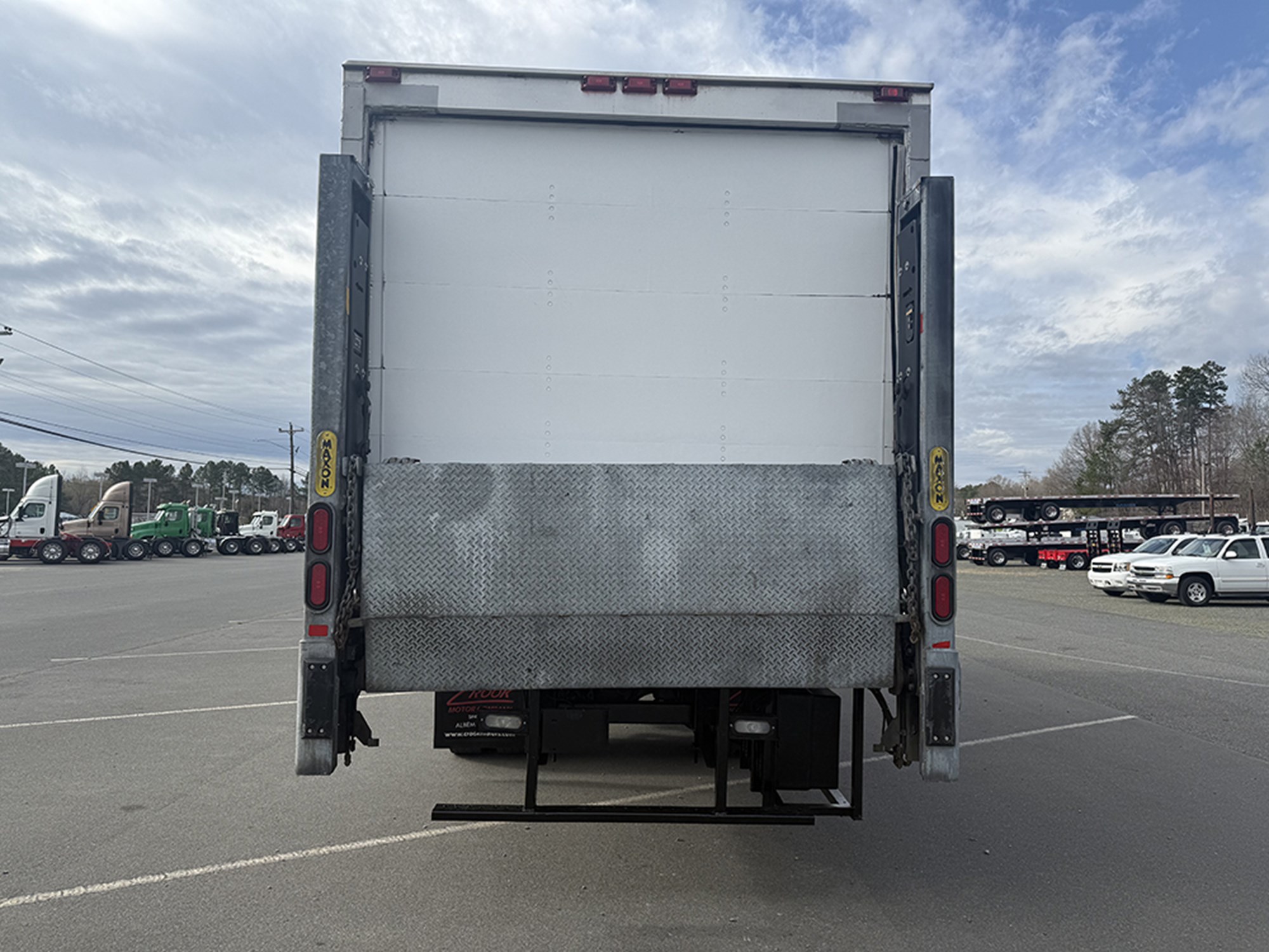 2017 Freightliner M2 - image 5 of 6