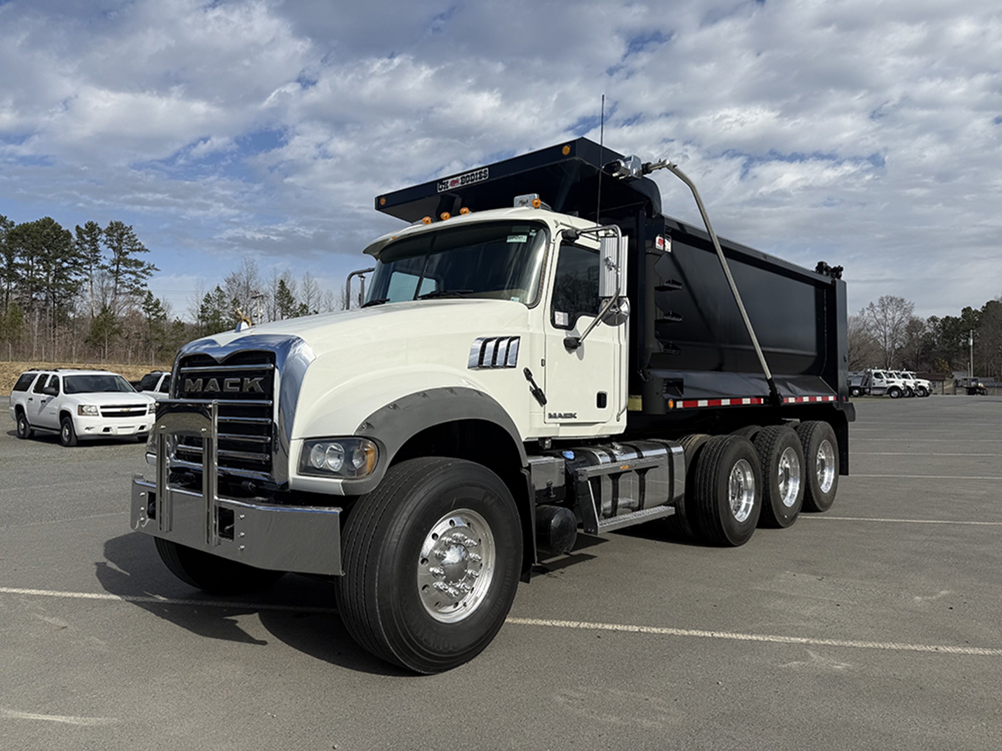 2018 Mack GU (Granite) - image 1 of 6