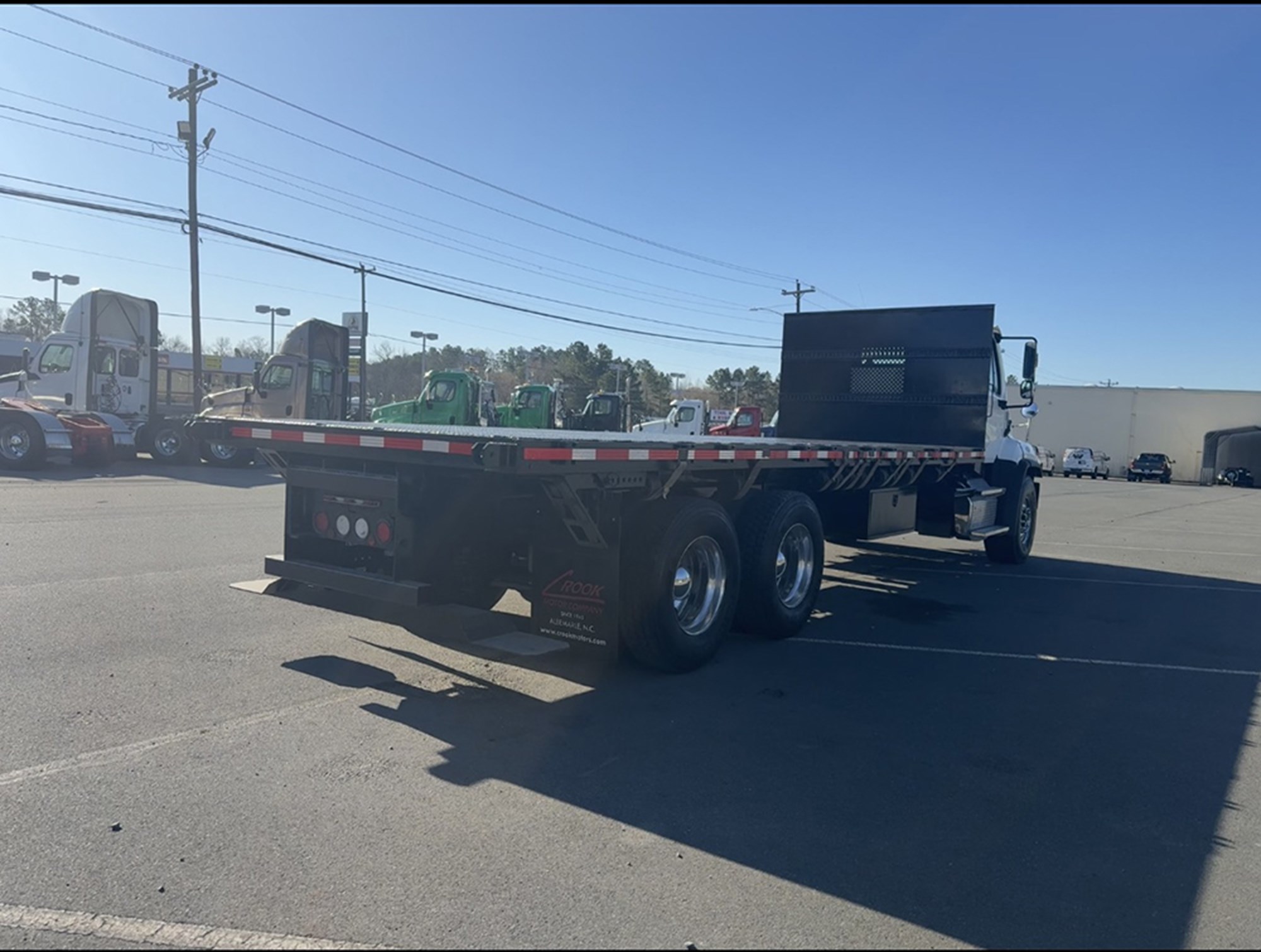 2019 Freightliner 114SD - image 4 of 6