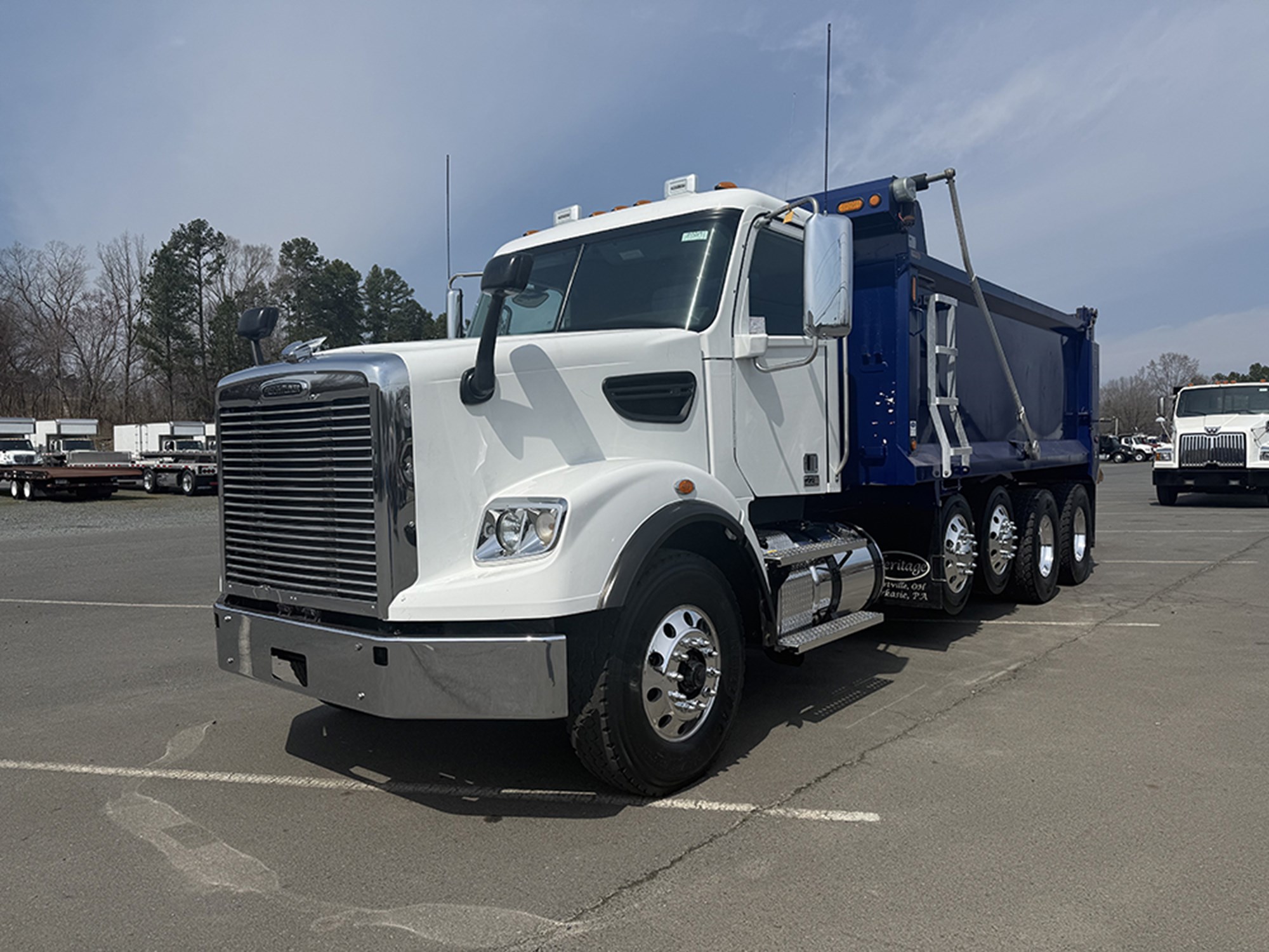 2023 Freightliner 122SD - image 1 of 6