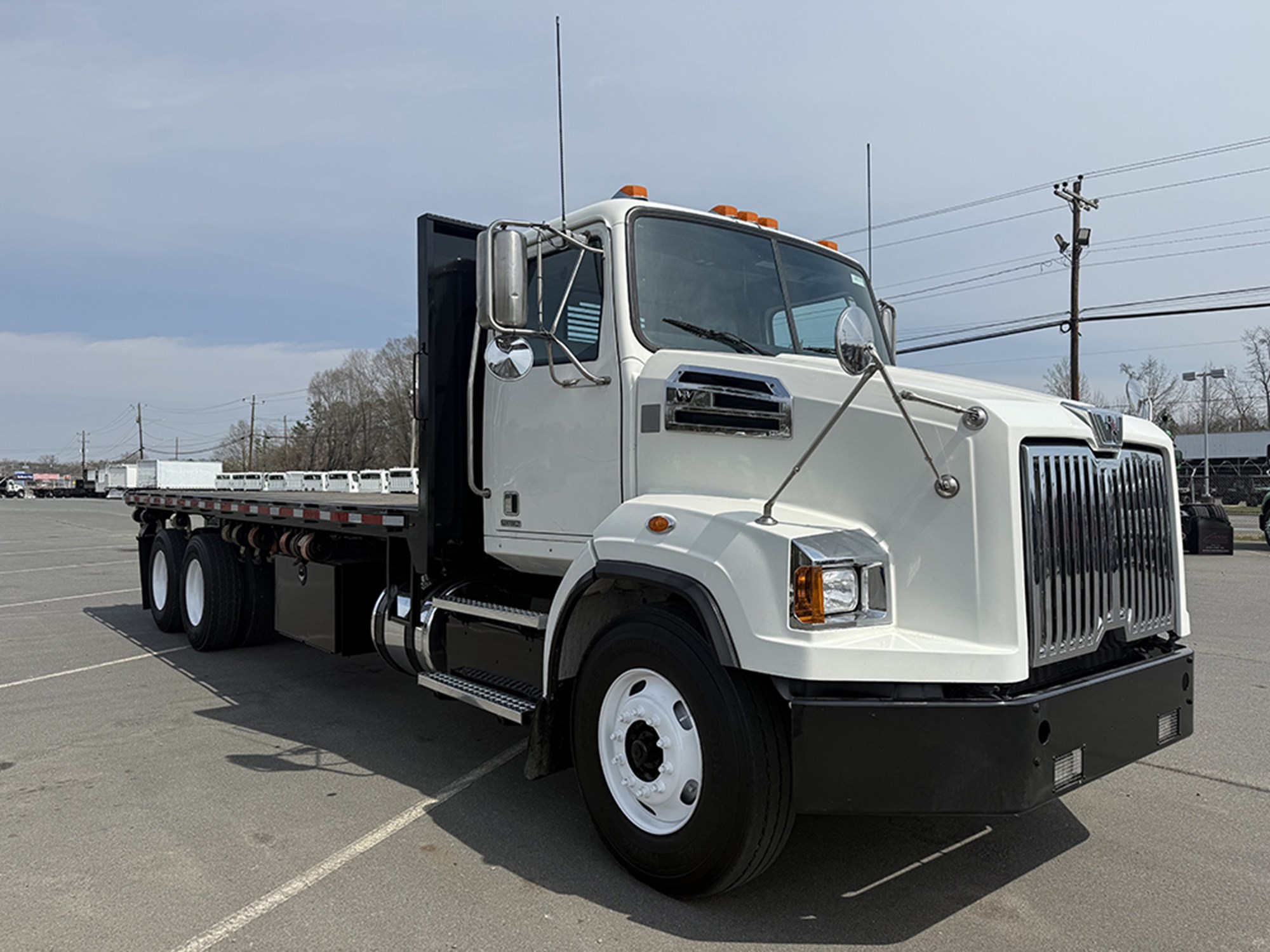 2019 Western Star 4700 - image 2 of 6