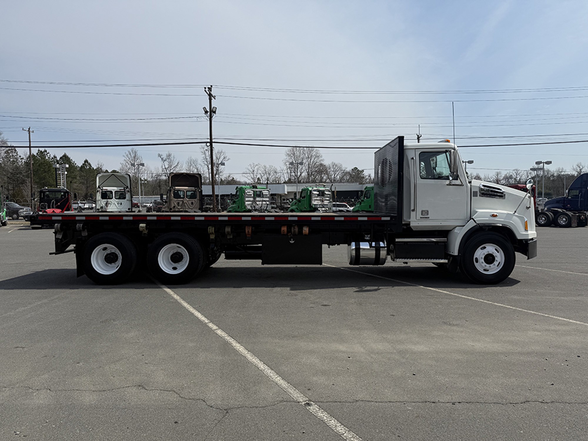 2019 Western Star 4700 - image 3 of 6