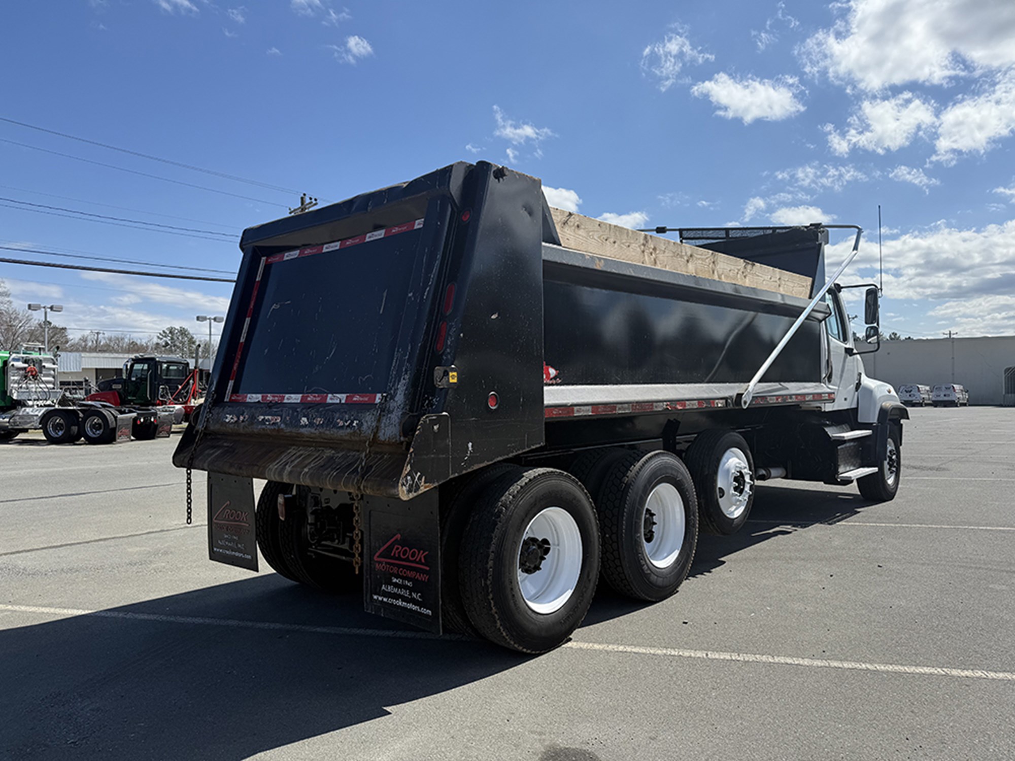 2015 Freightliner 114SD - image 4 of 6