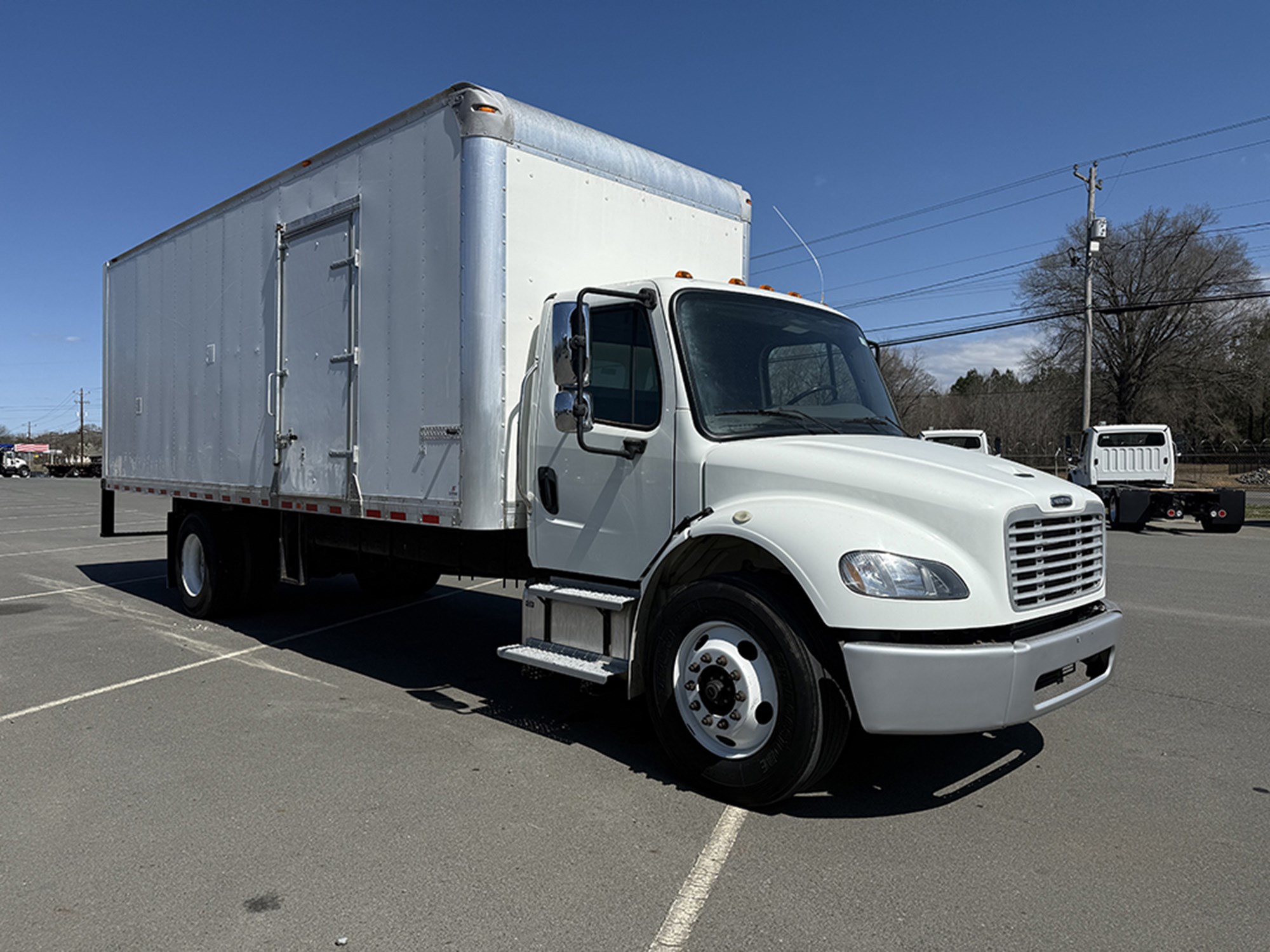 2019 Freightliner M2 - image 2 of 6